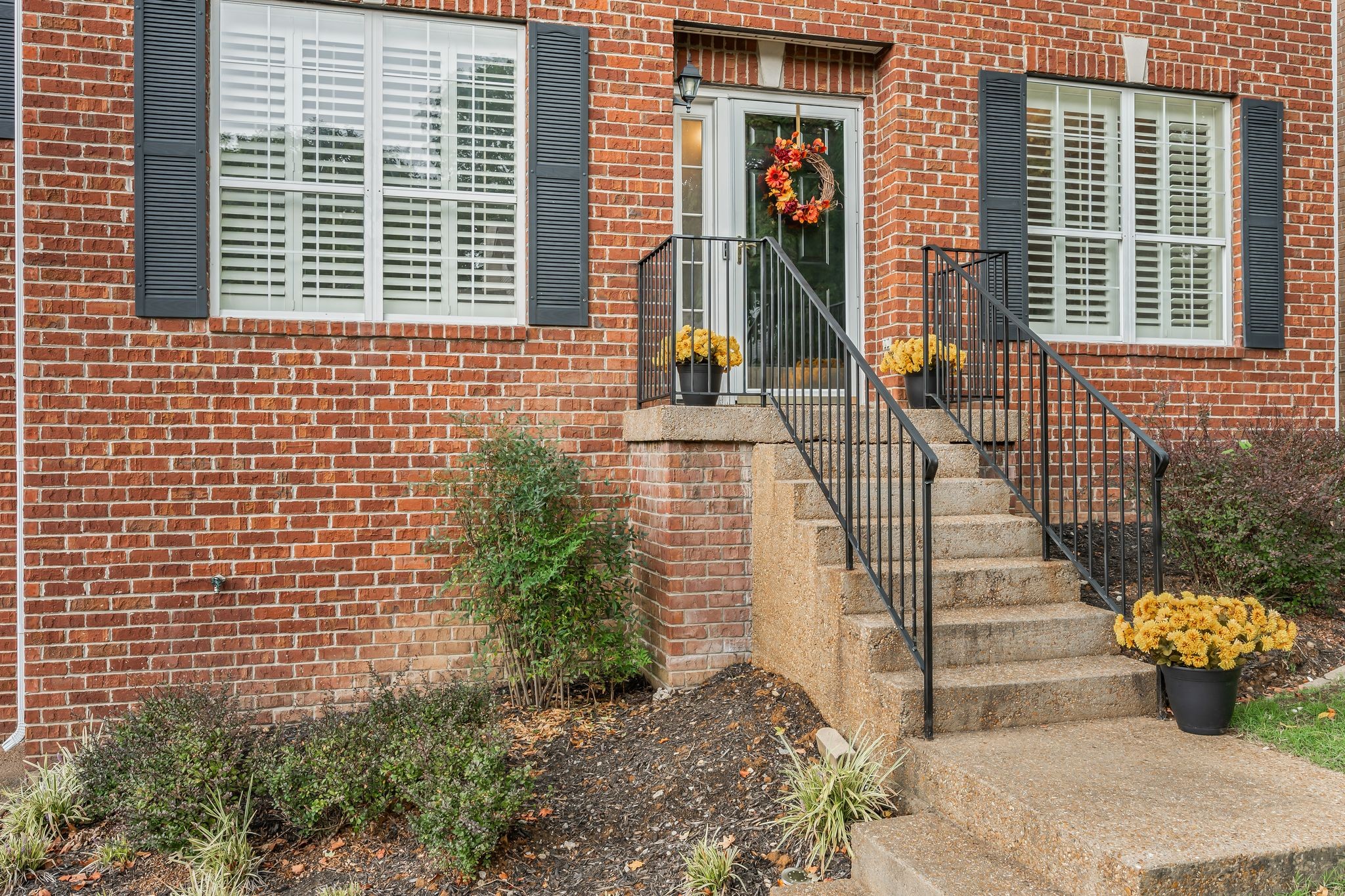 216 Bateman Ave