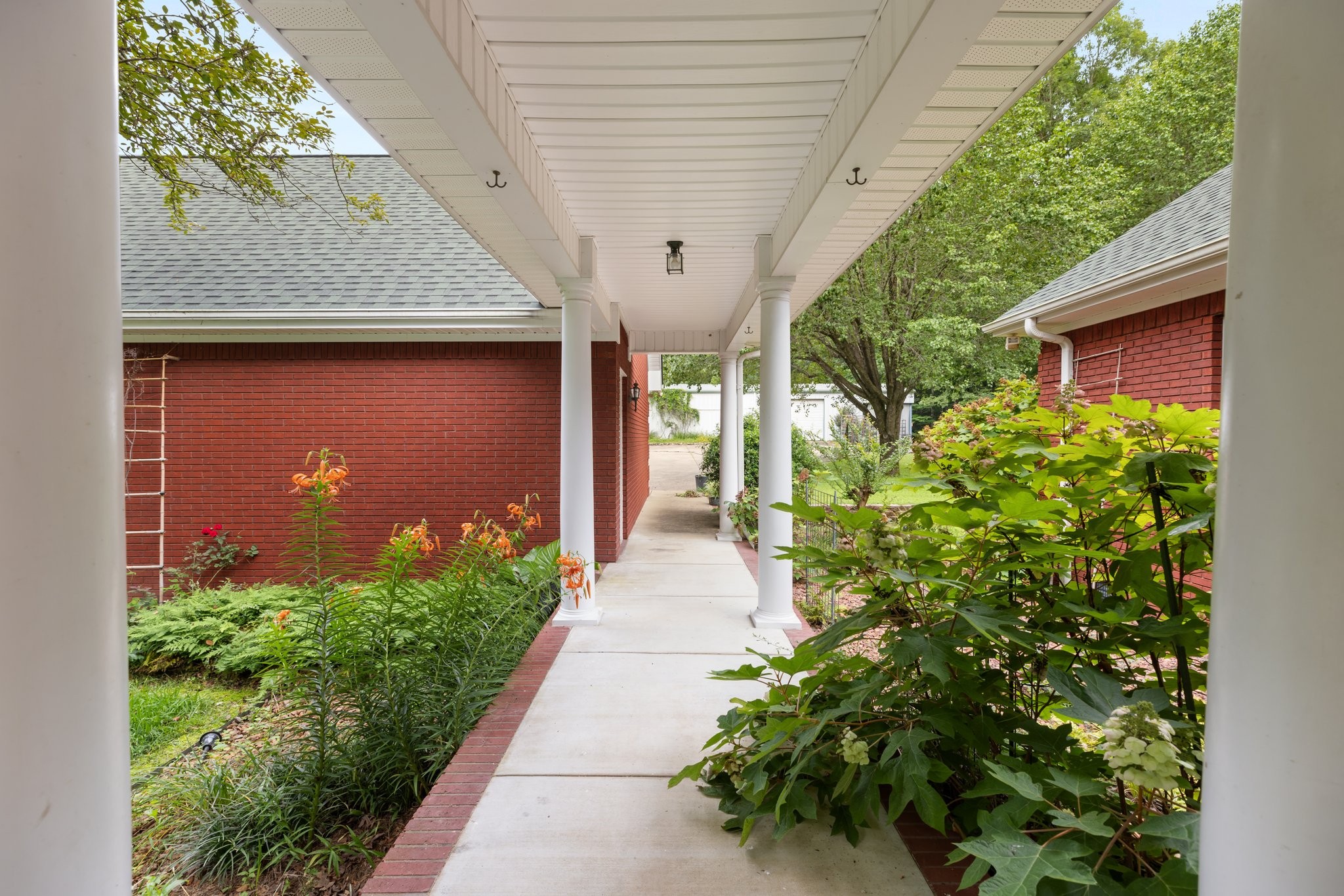 599 Countryside Dr
