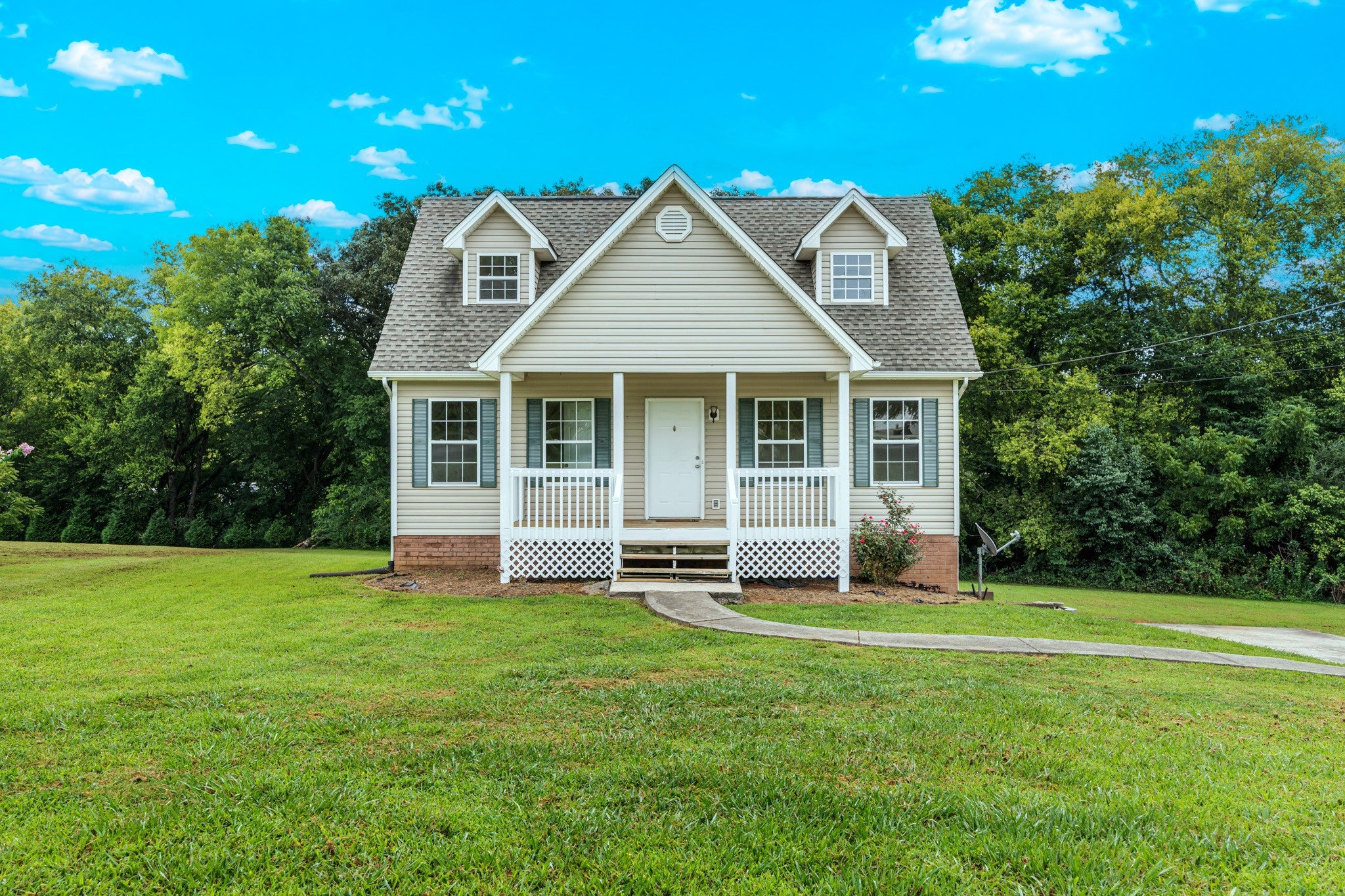 129 Apple Valley Ct NE