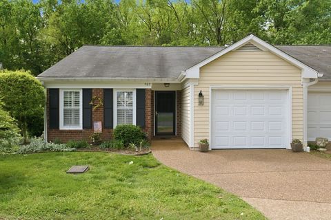 Photo of 905 Glenmary Ct, Nashville, TN 37205 (MLS # 3181511)