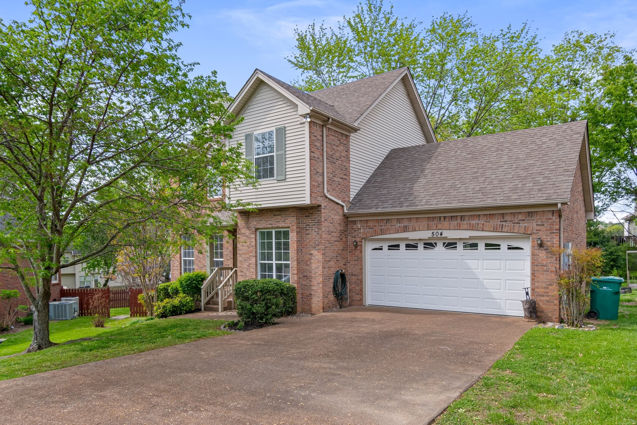 504 Farmington Ct