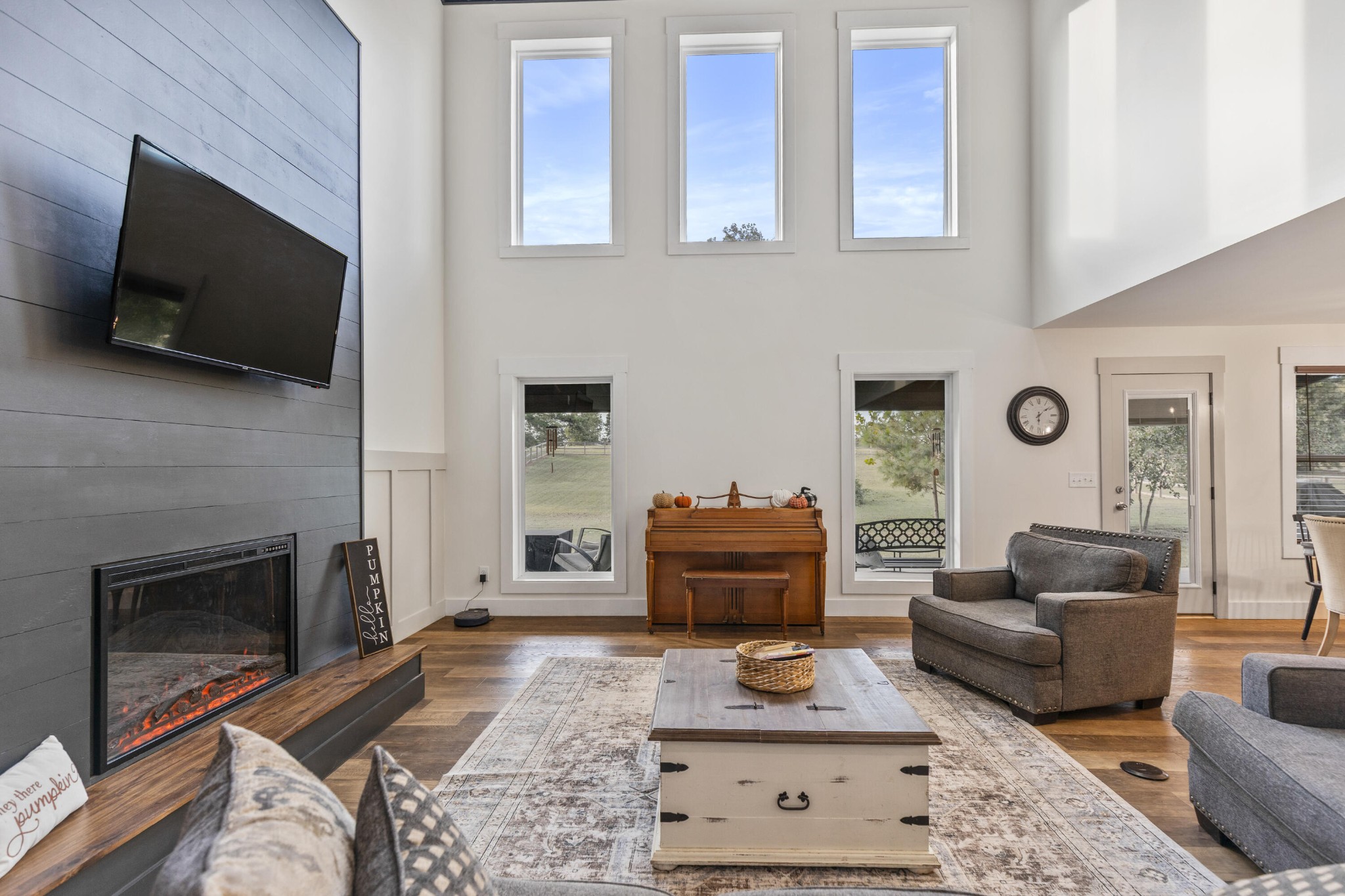4055 White Oak Valley Road NW