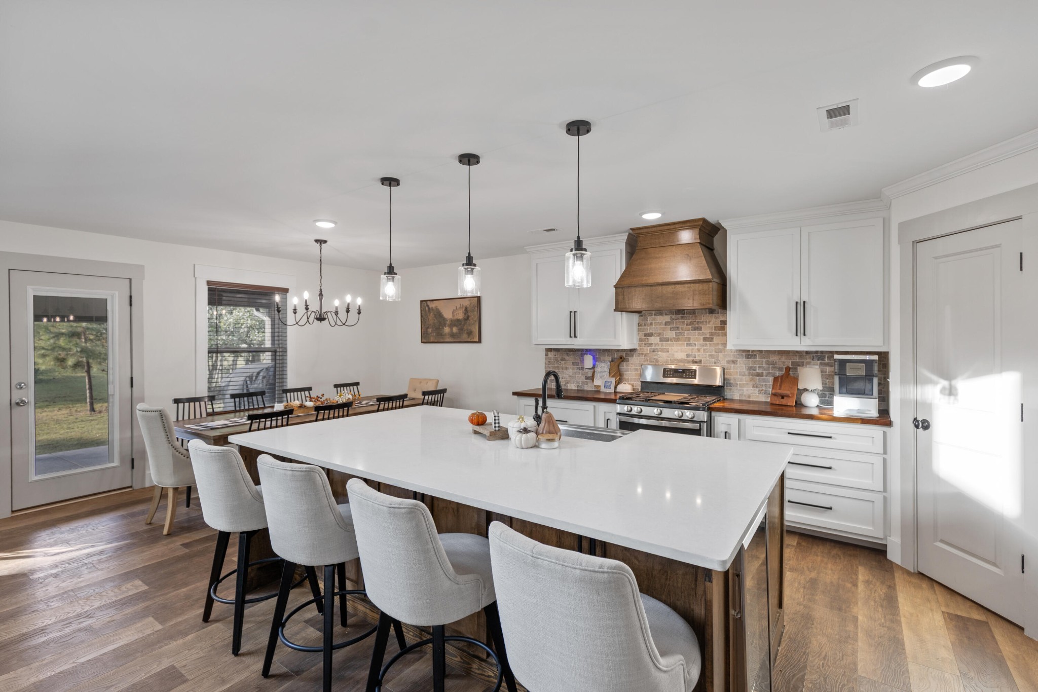 4055 White Oak Valley Road NW