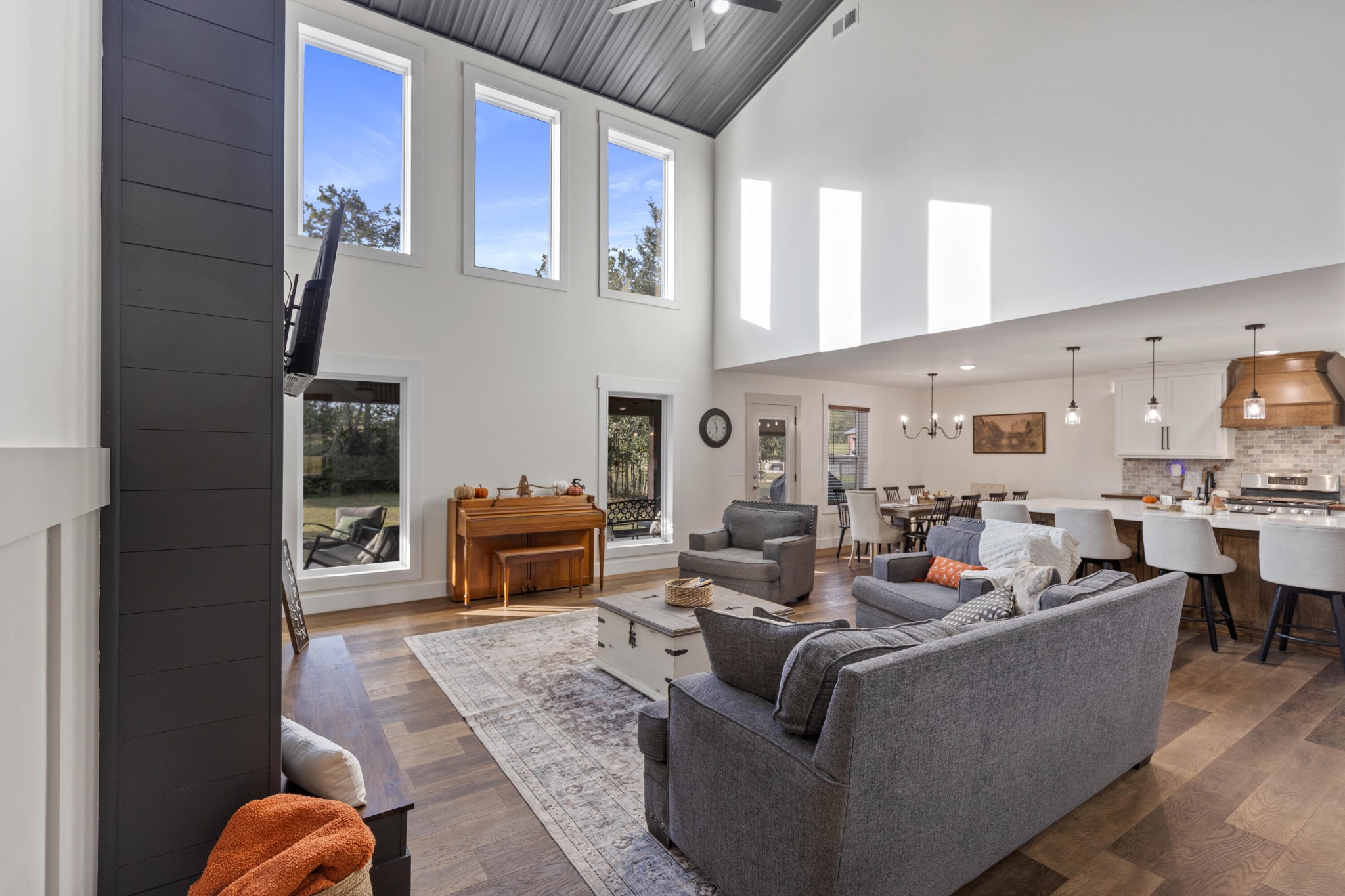 4055 White Oak Valley Road NW