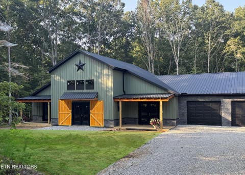 Photo of 283 Falling Leaf Rd, Jamestown, TN 38556 (MLS # 3513067)