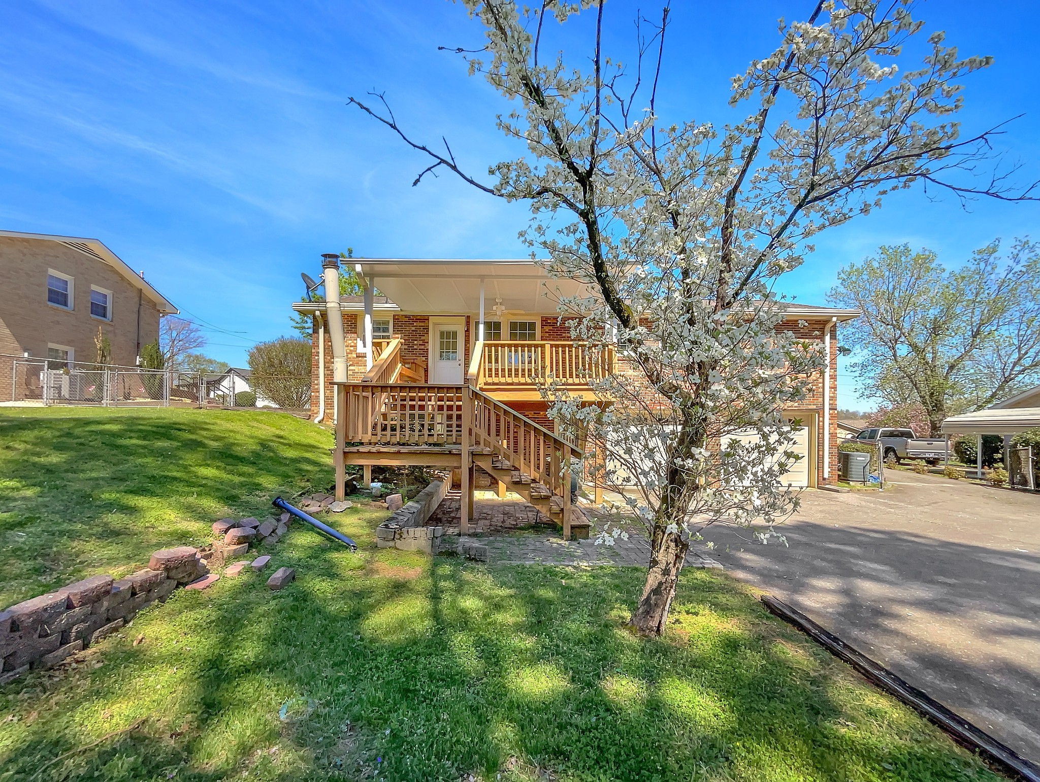 692 Atlanta Dr