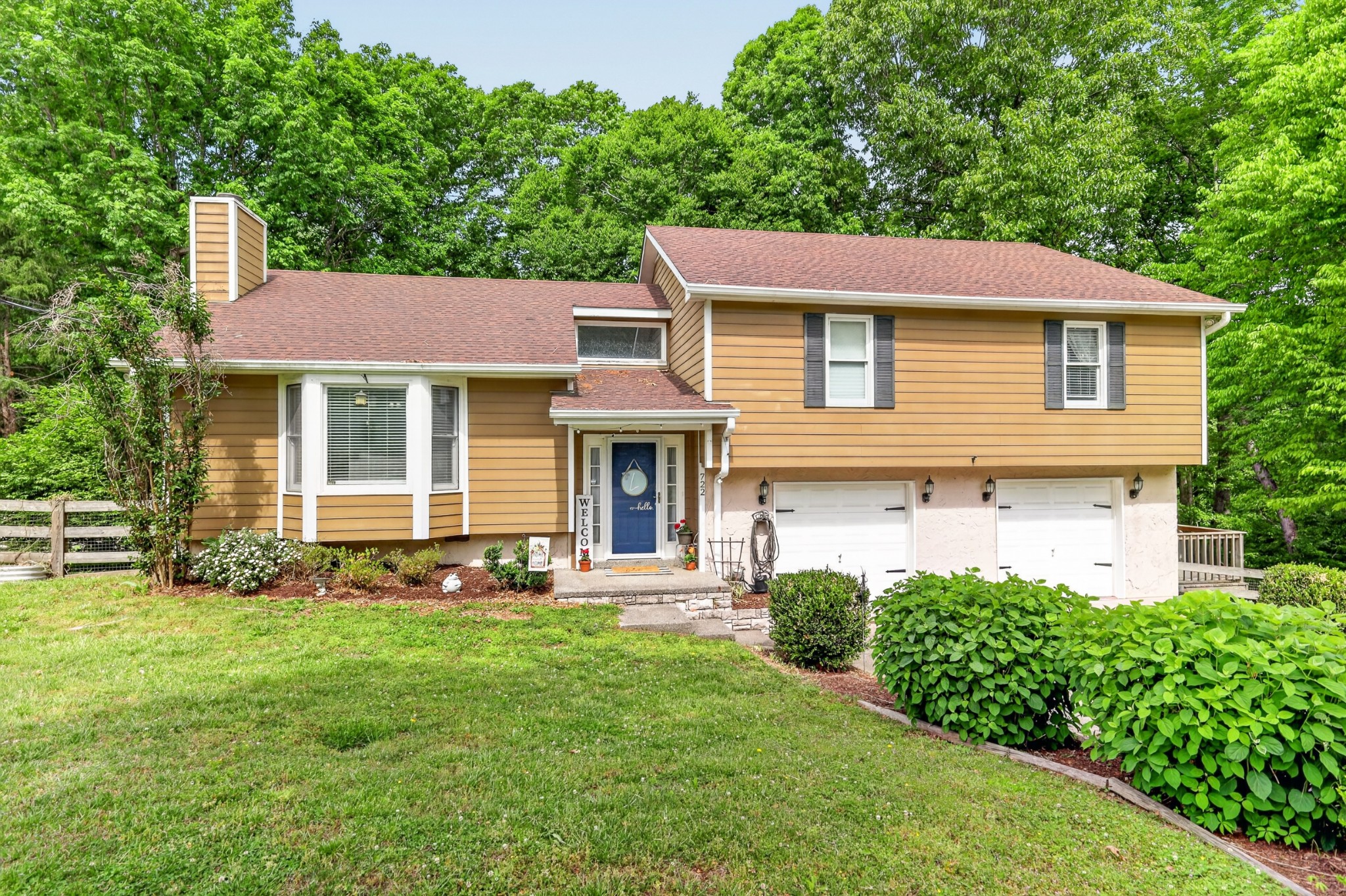 722 Lone Oak Dr