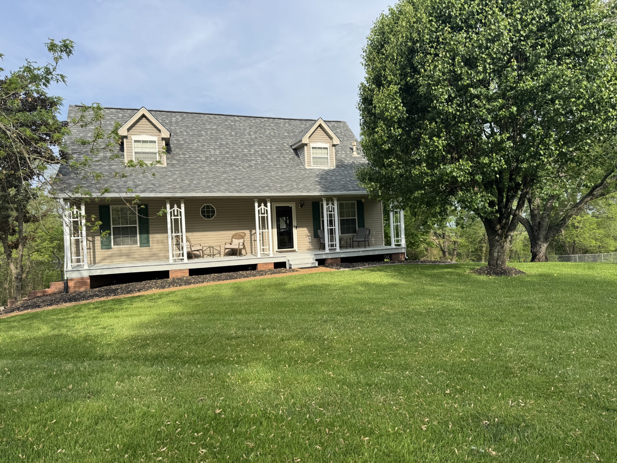 809 Hillside Dr