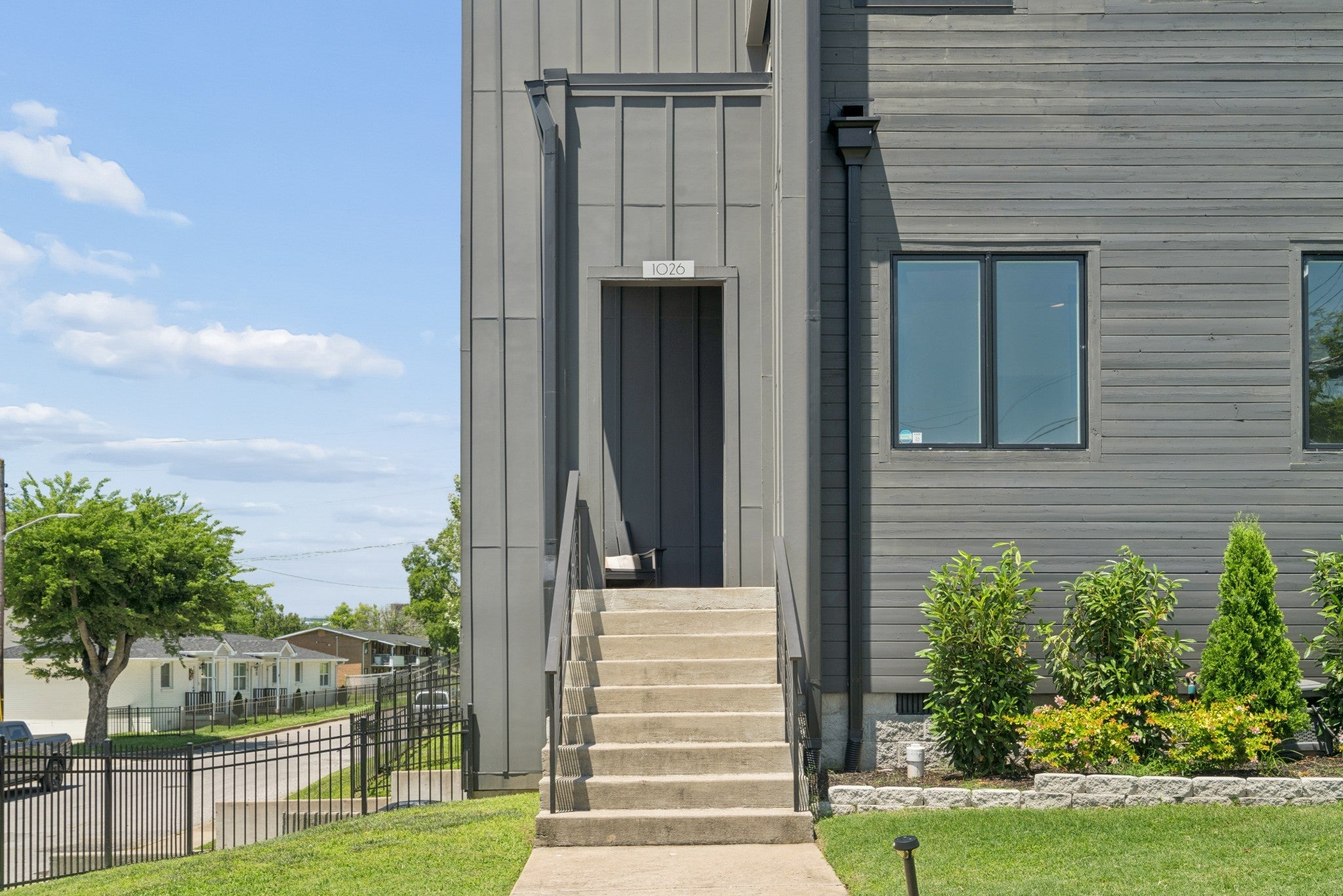 1026 Argyle Ave