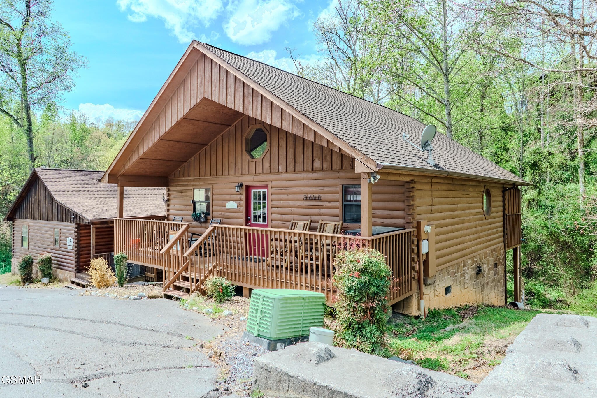 1624 Pinewood Way