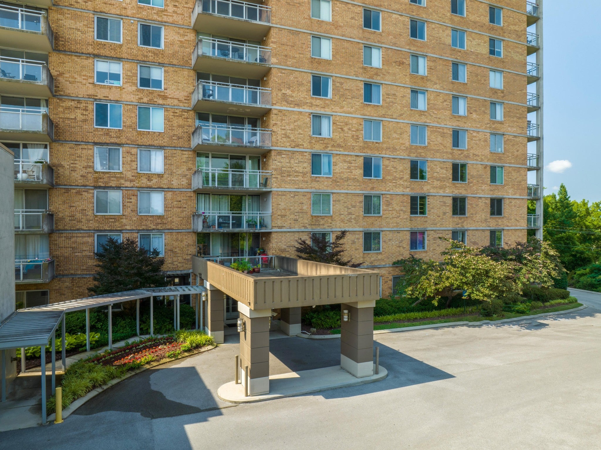 1131 Stringers Ridge Road 11E