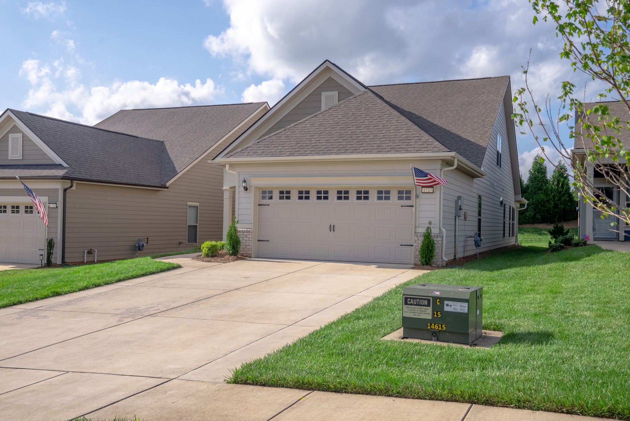 1727 Humphreys Gln