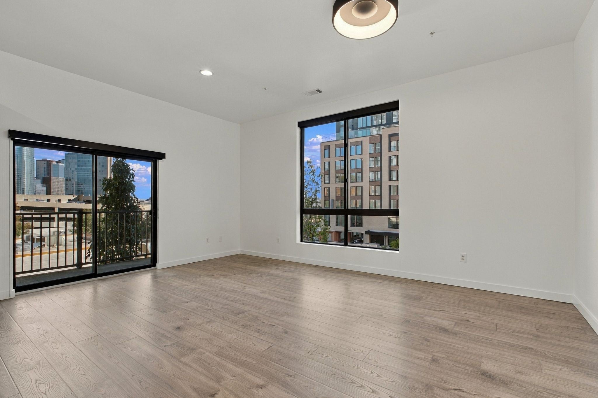 1002 Division St 304