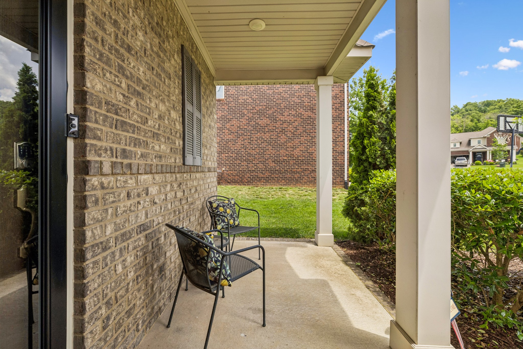 207 Hempstead Ct