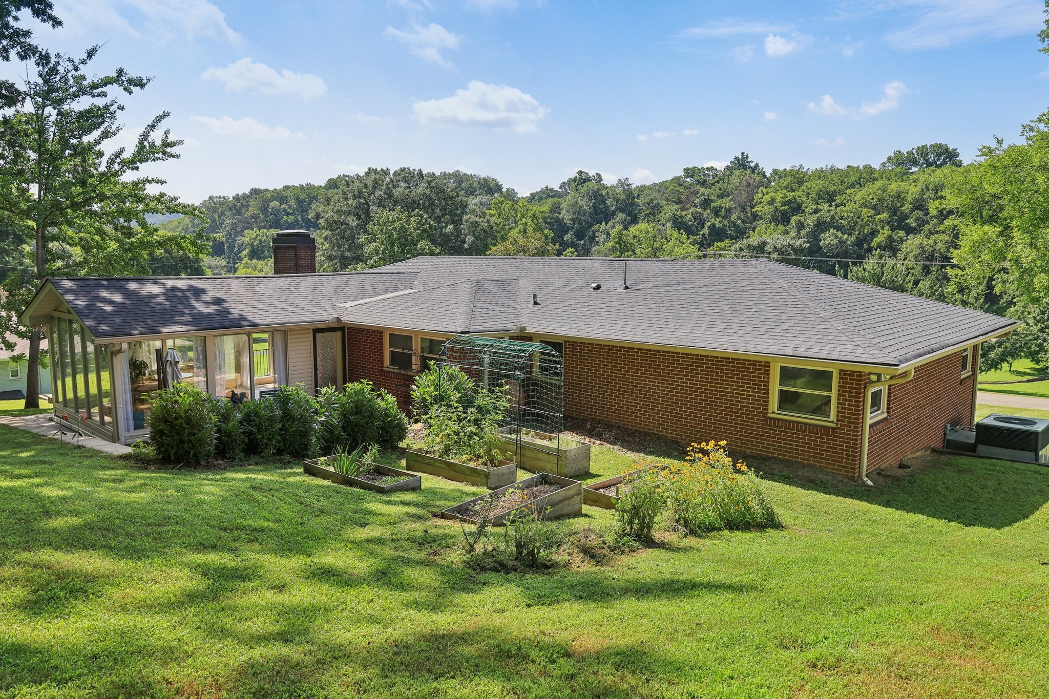 2716 Windemere Dr