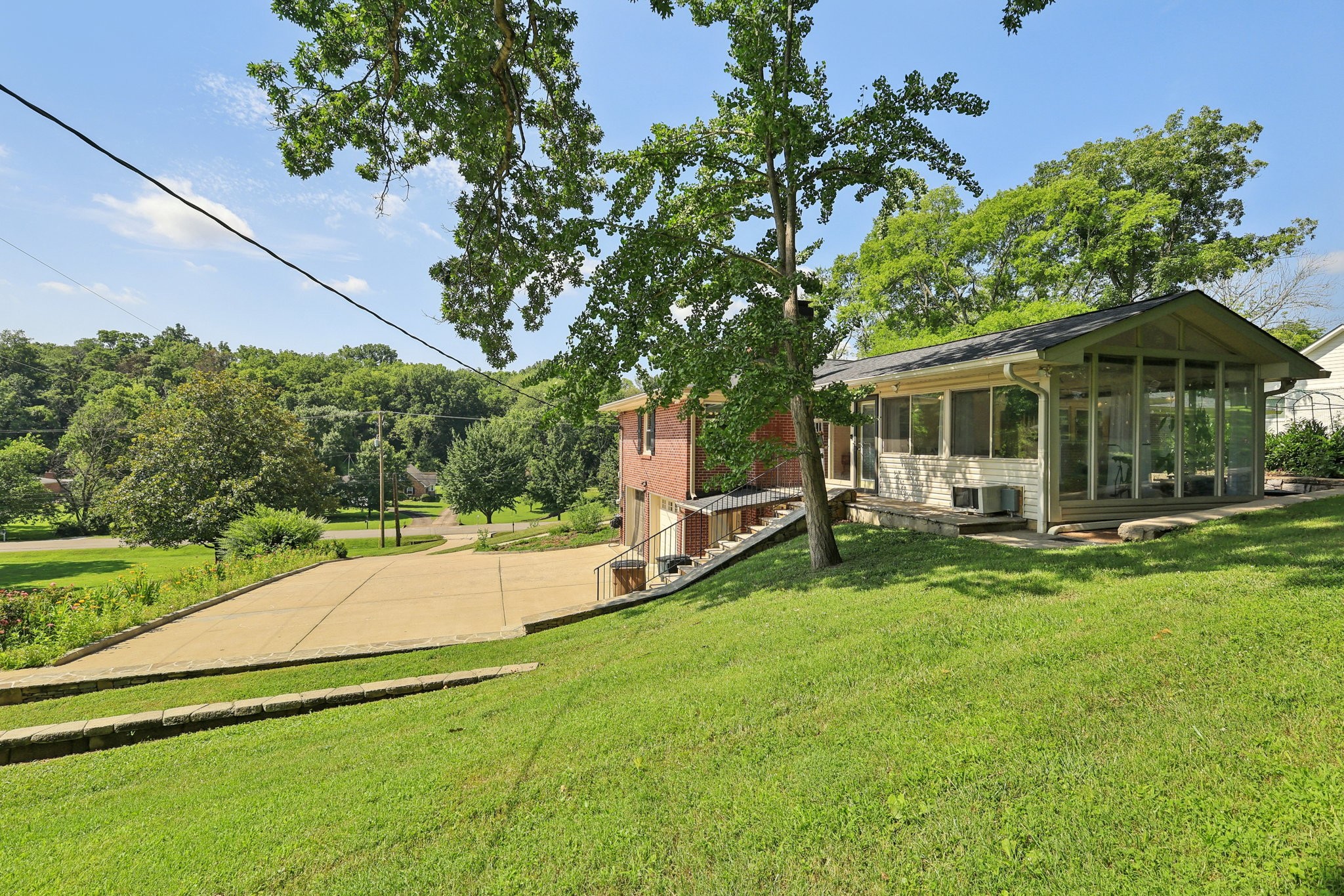 2716 Windemere Dr