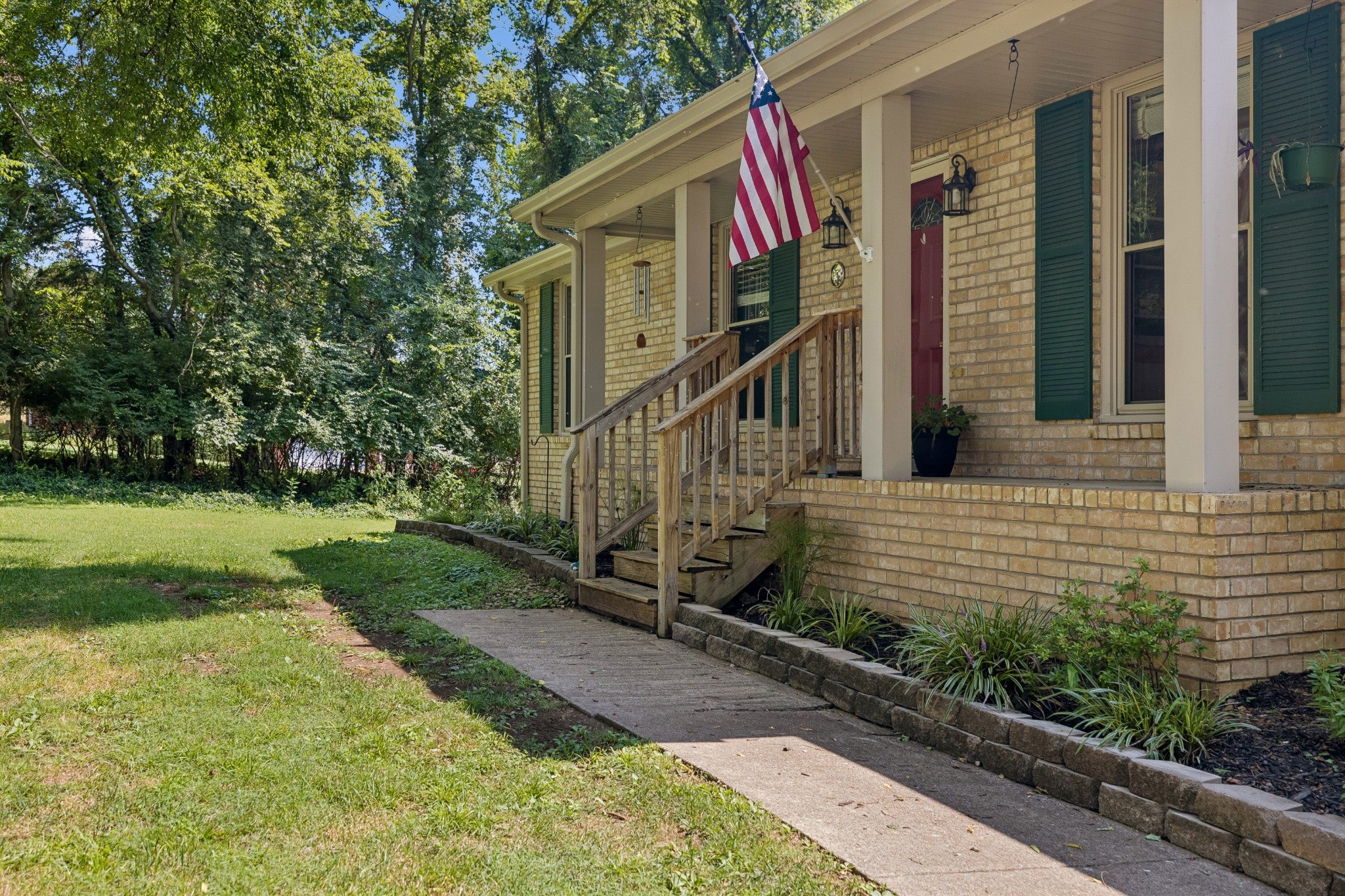 609 Clifton Dr