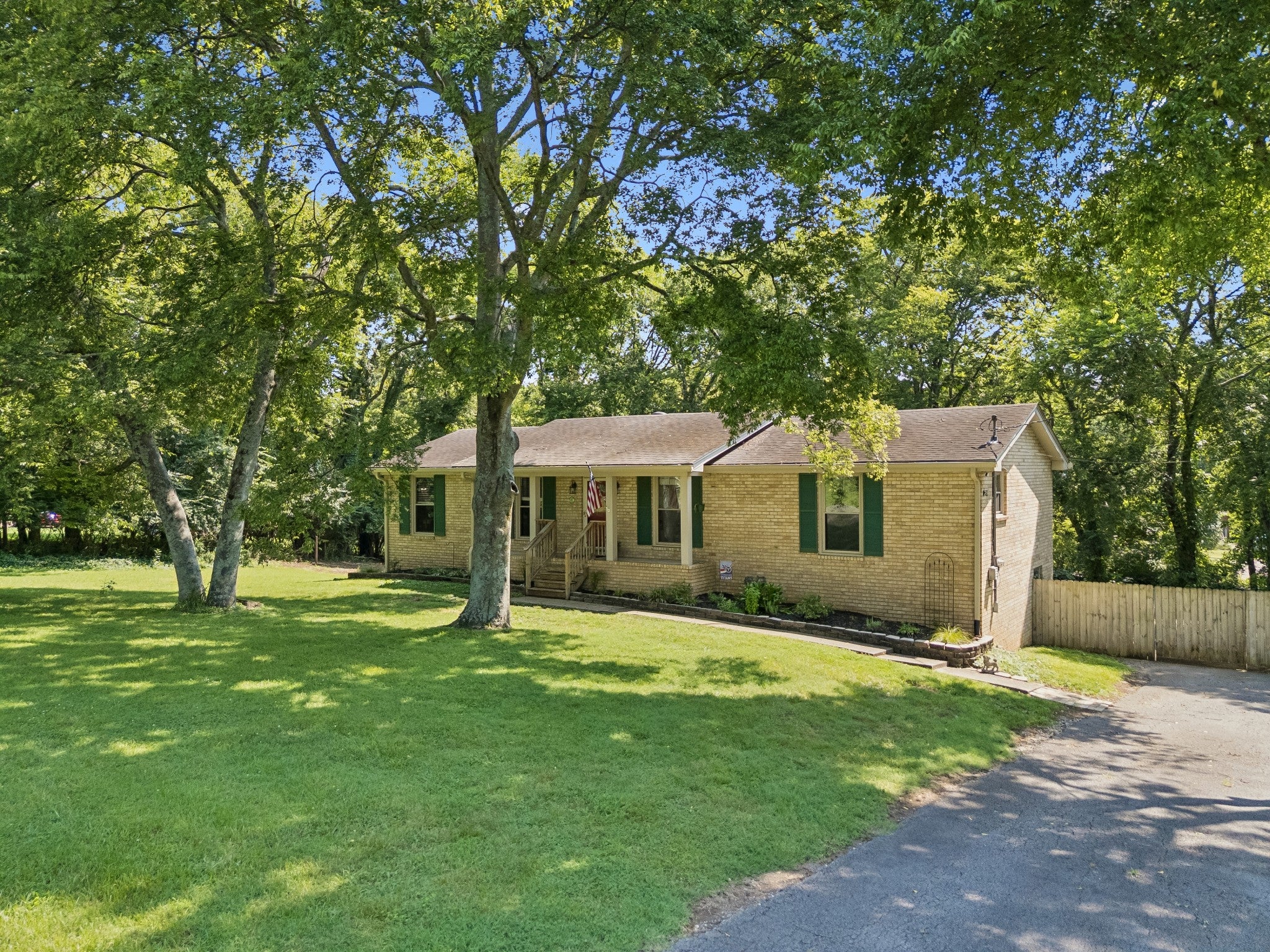 609 Clifton Dr