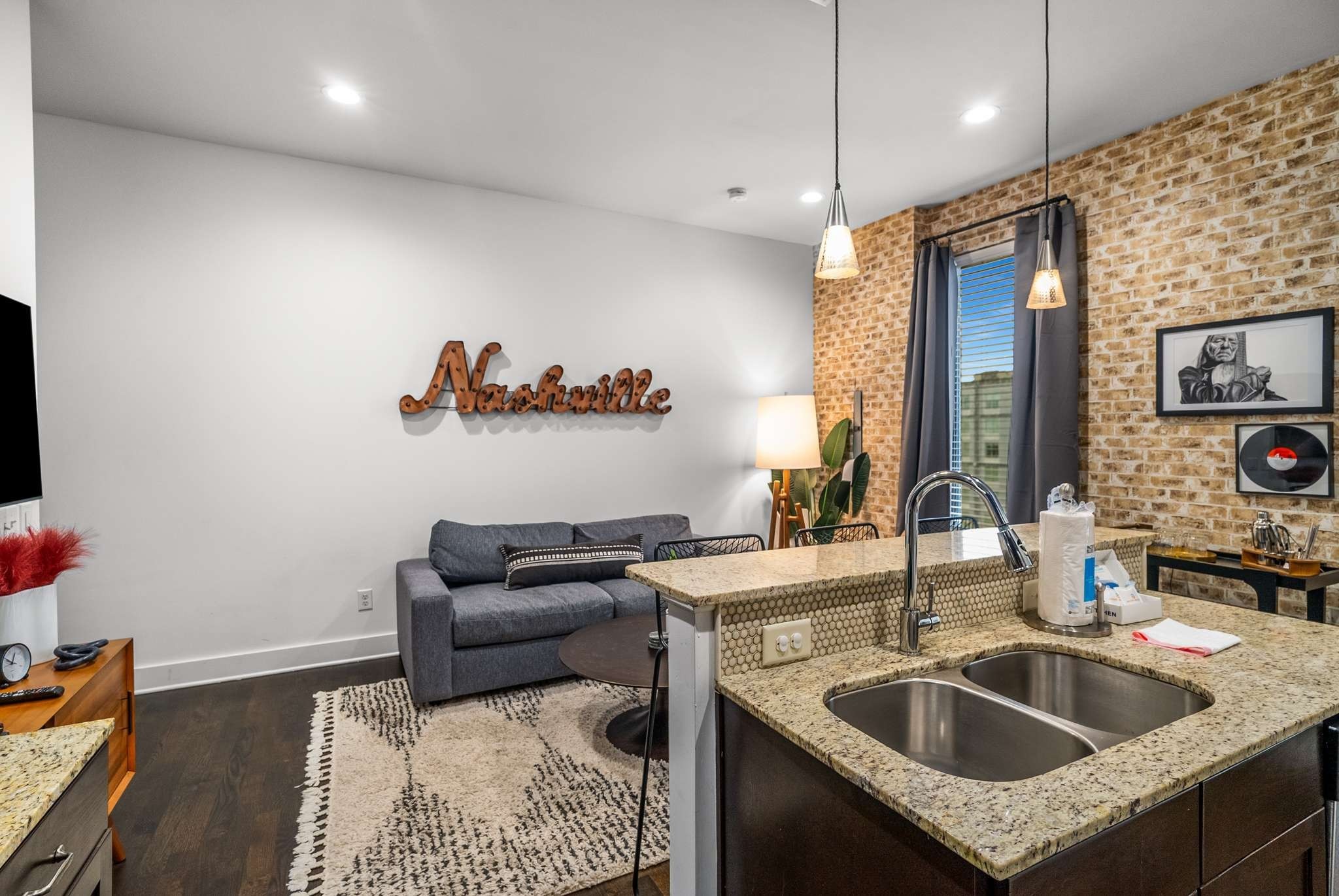 210 30th Ave N 415