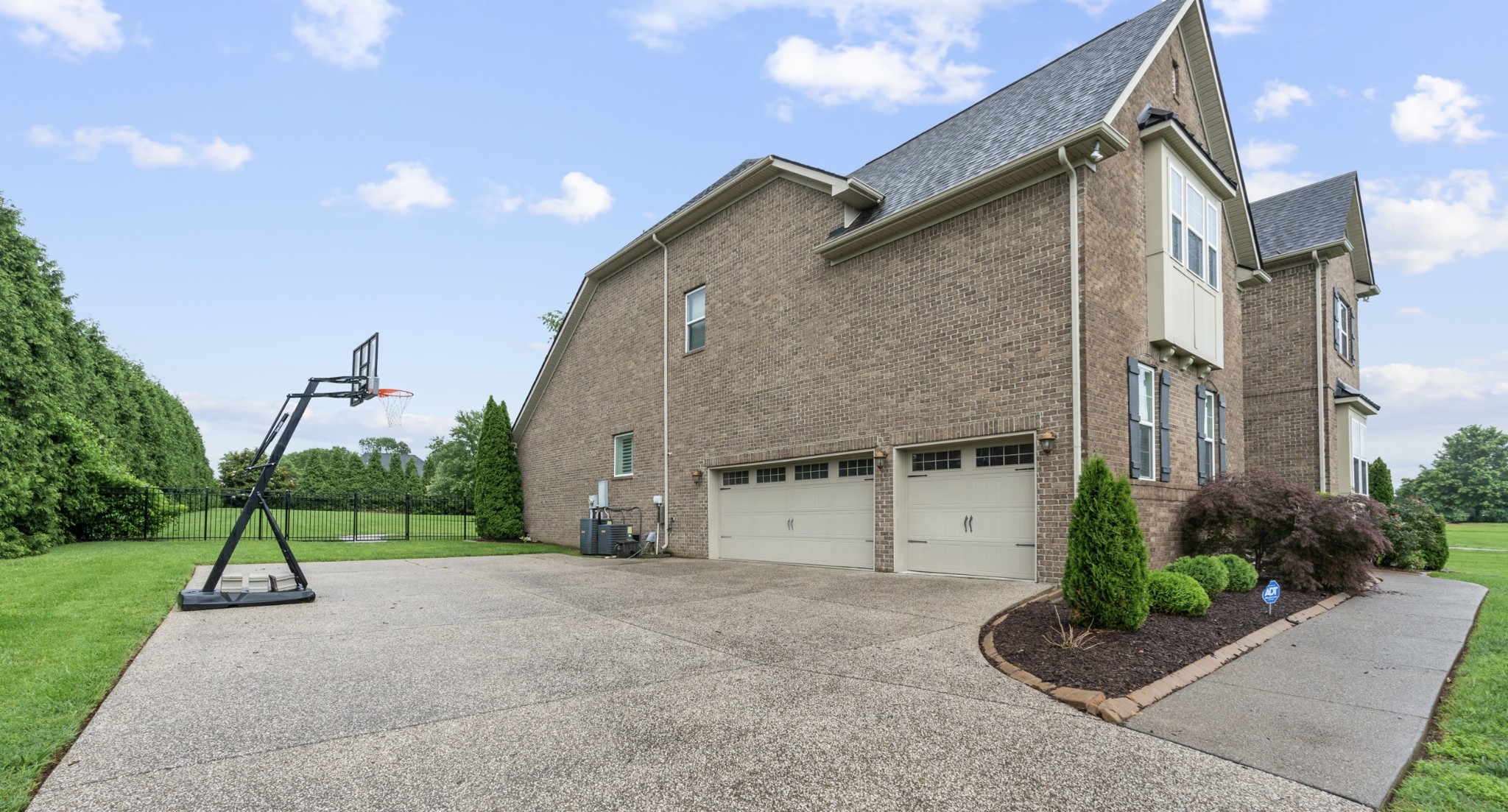 810 Pine Terrace Dr