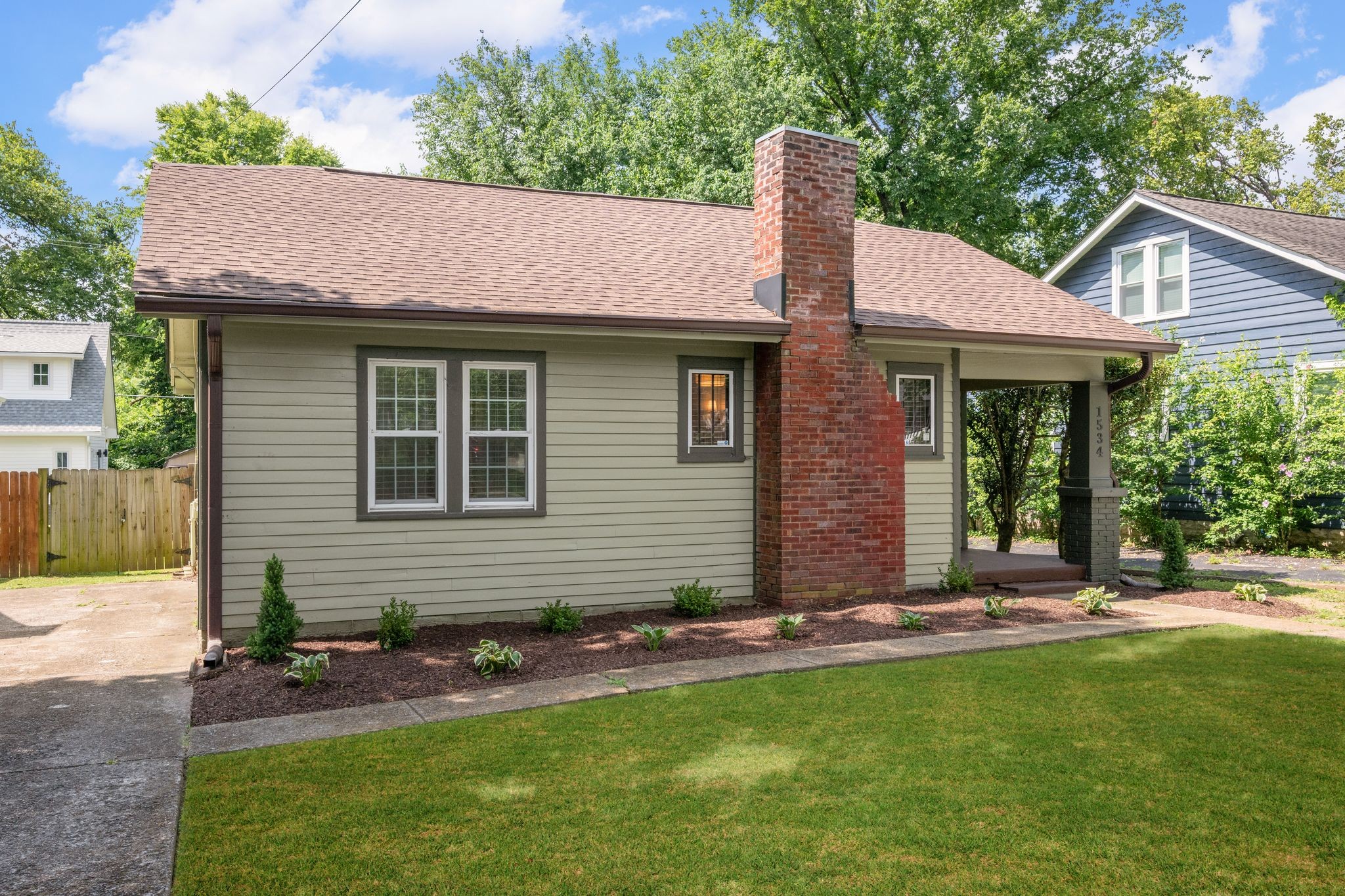 1534 Douglas Ave