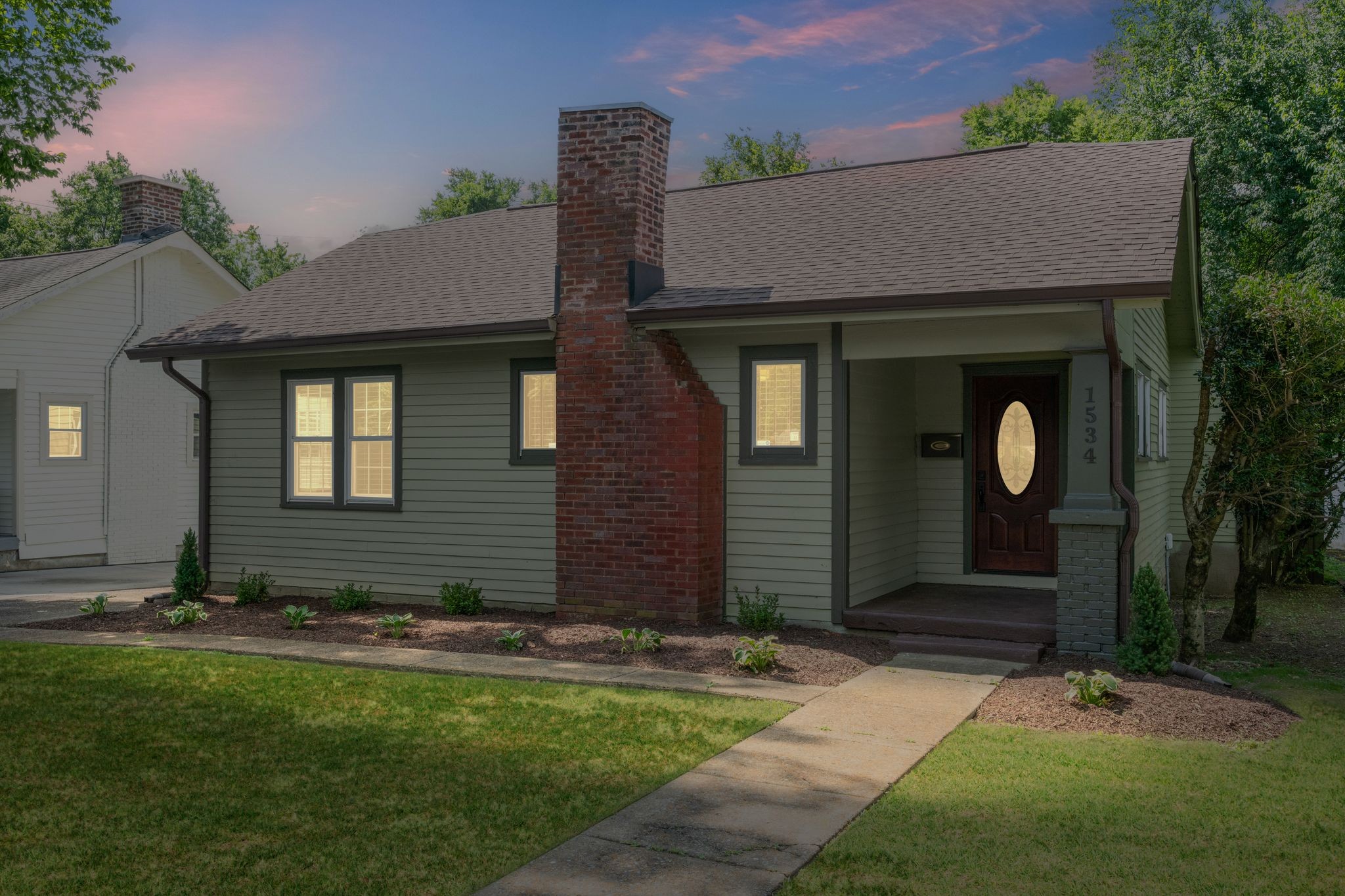 1534 Douglas Ave