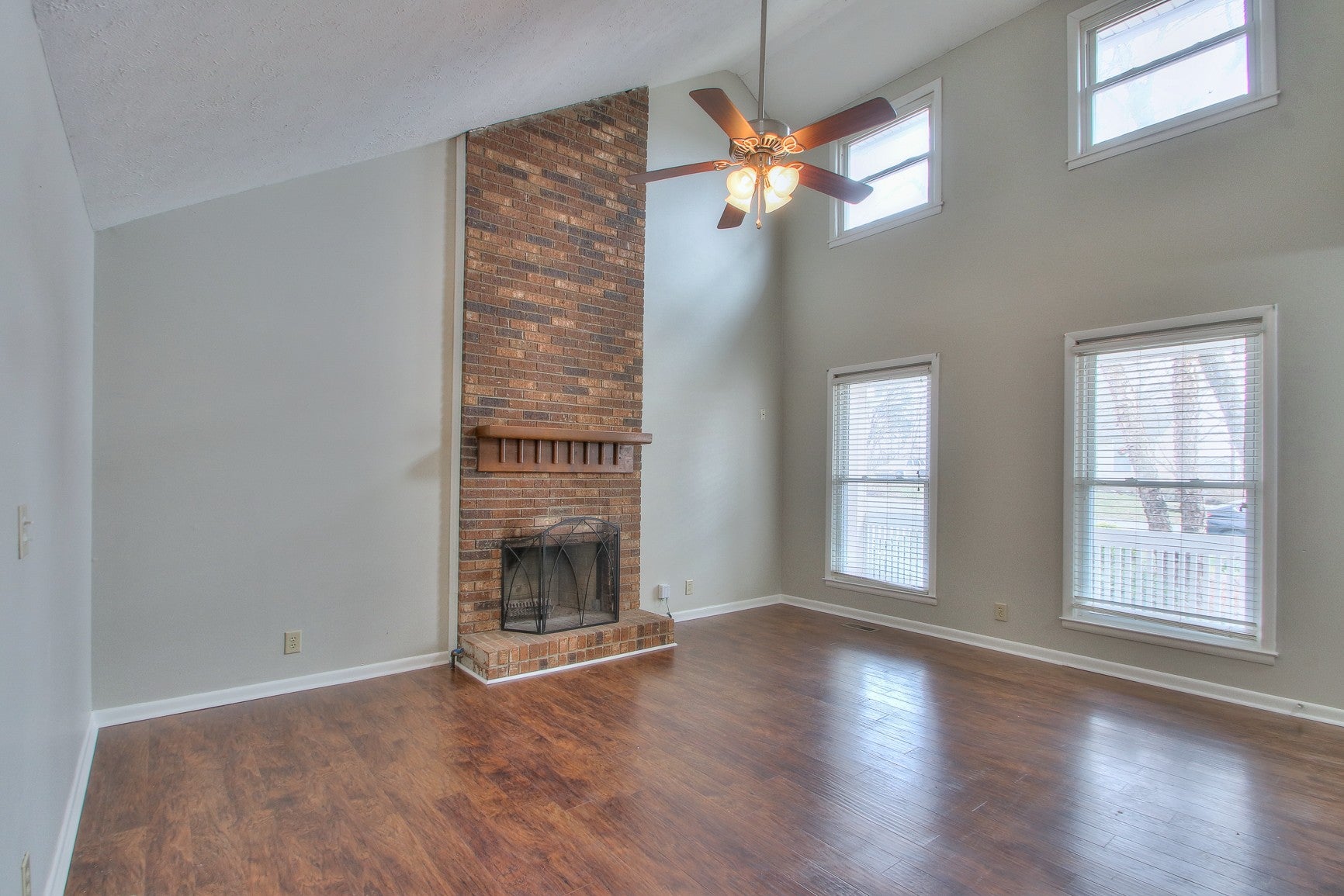 4925 Kilimanjaro Dr, Old Hickory TN 37138 3-bed home, photo 5 of 18