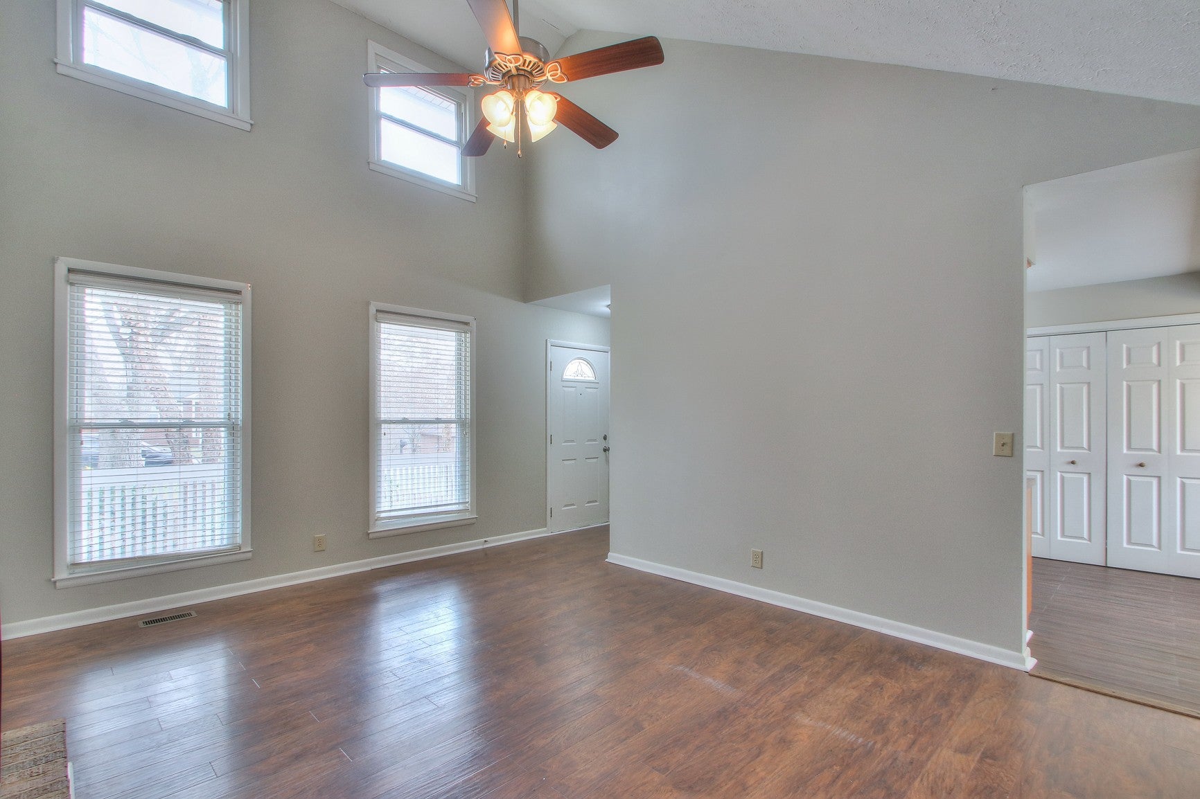 4925 Kilimanjaro Dr, Old Hickory TN 37138 3-bed home, photo 4 of 18