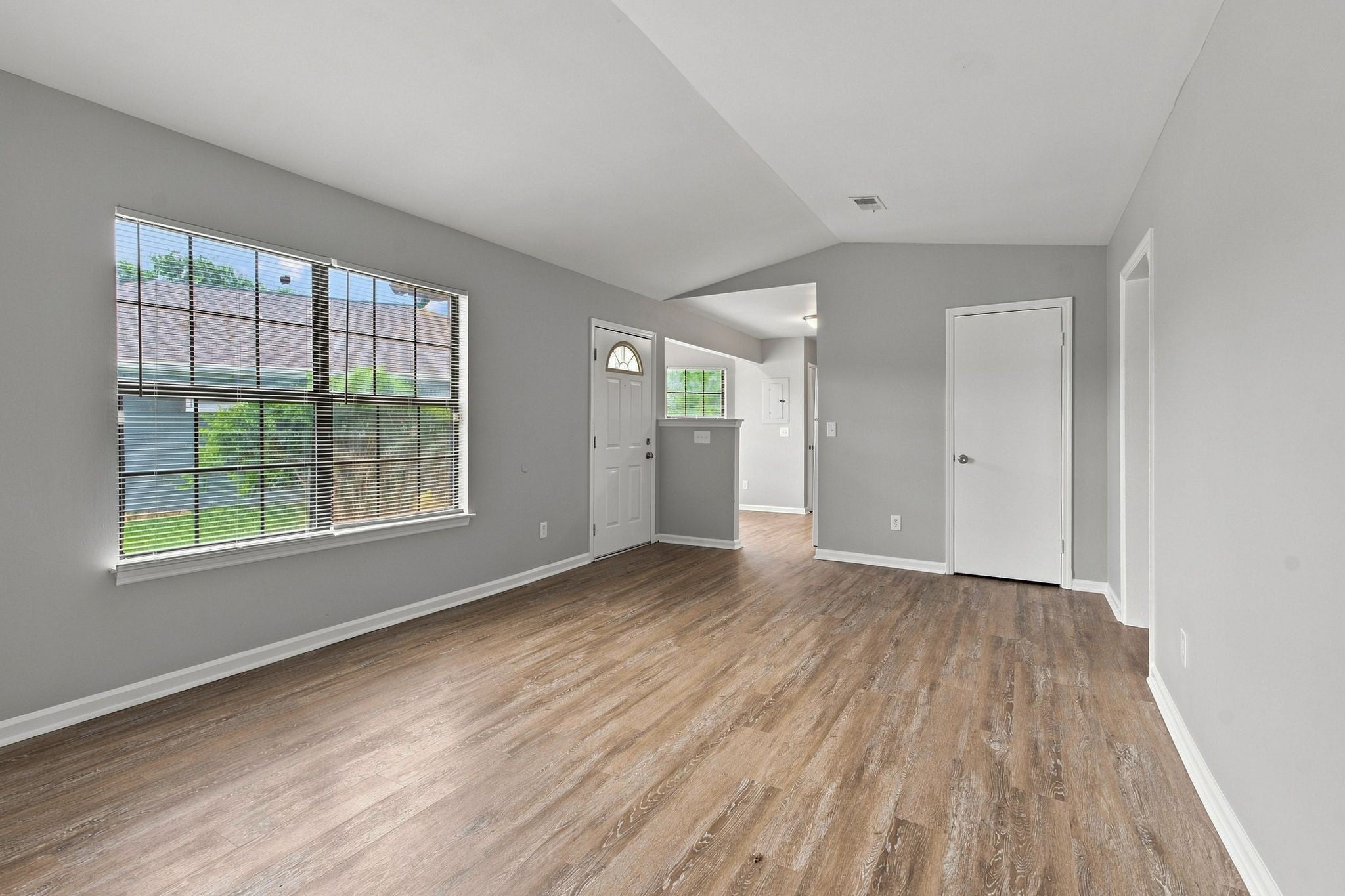 3306 Chesapeake Cir