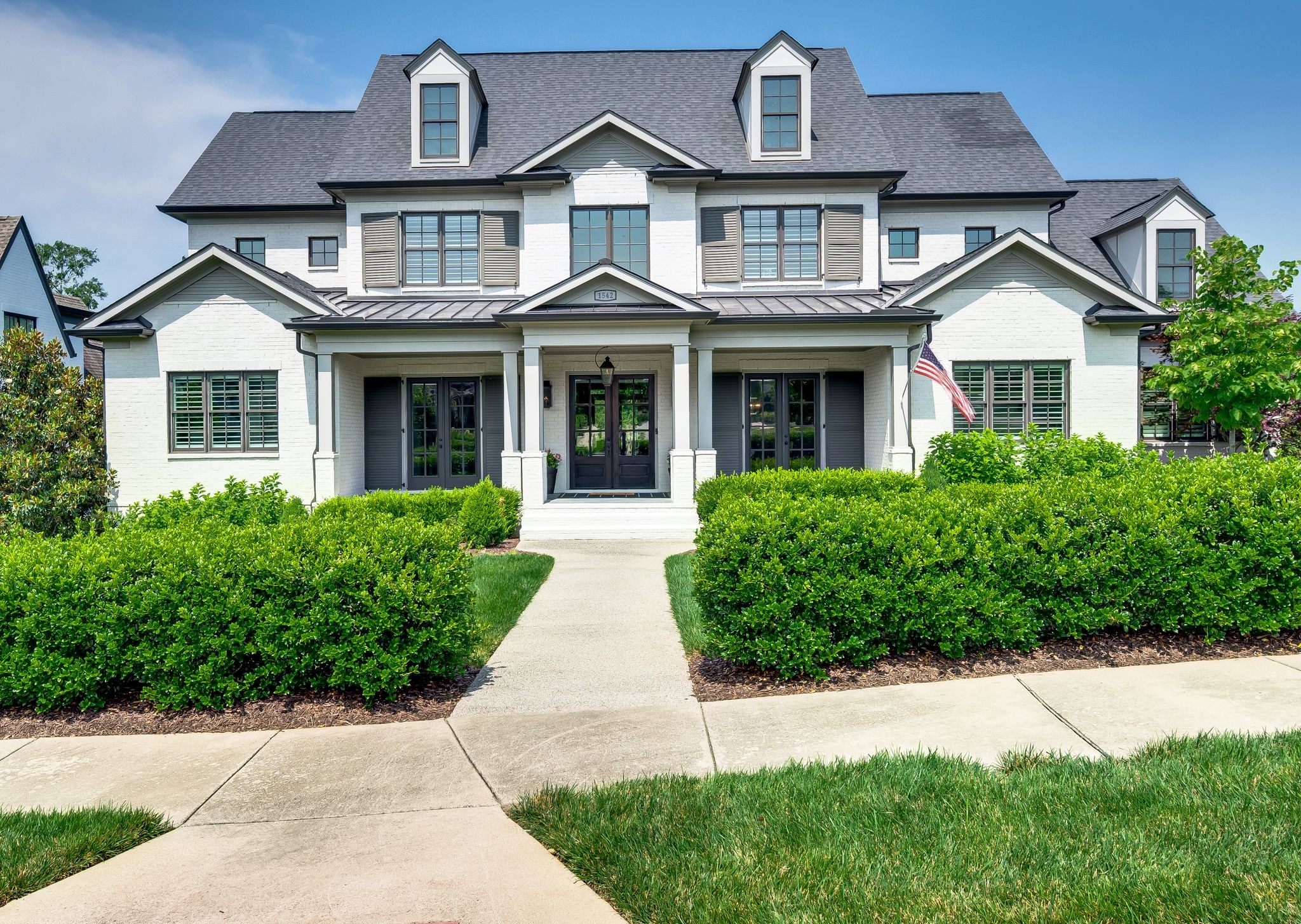 1542 Amesbury Ln