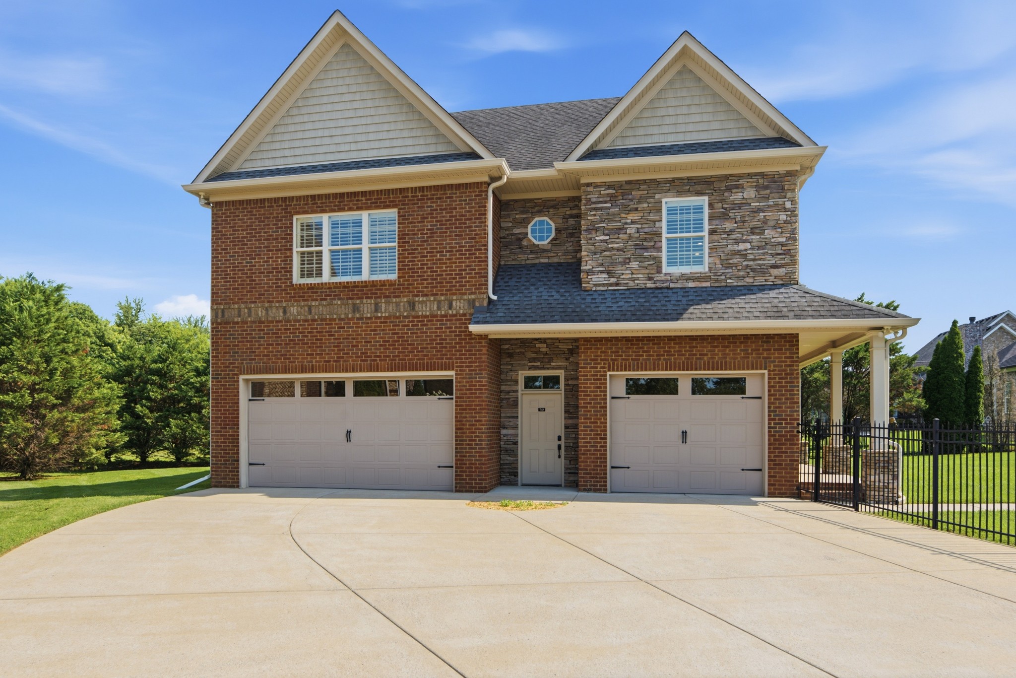 2926 Frank Robinson Dr