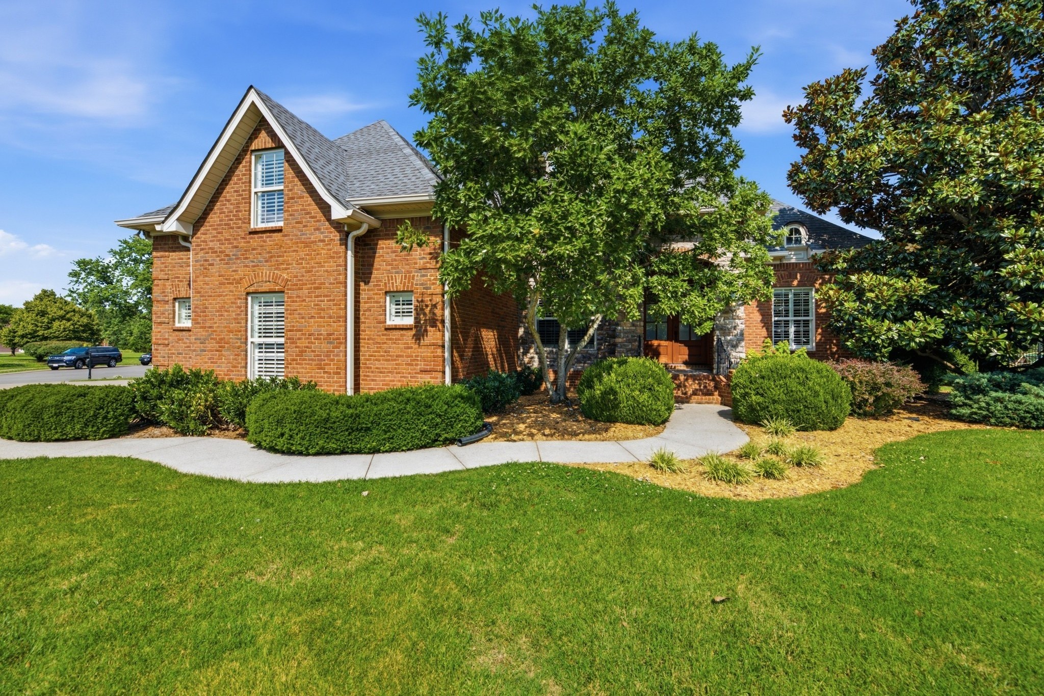 2926 Frank Robinson Dr