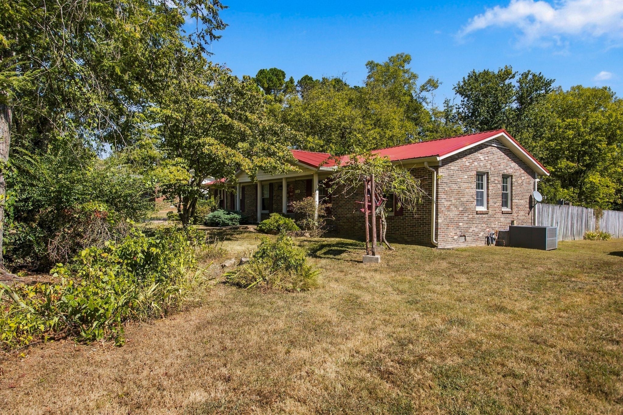 624 Crestland Dr