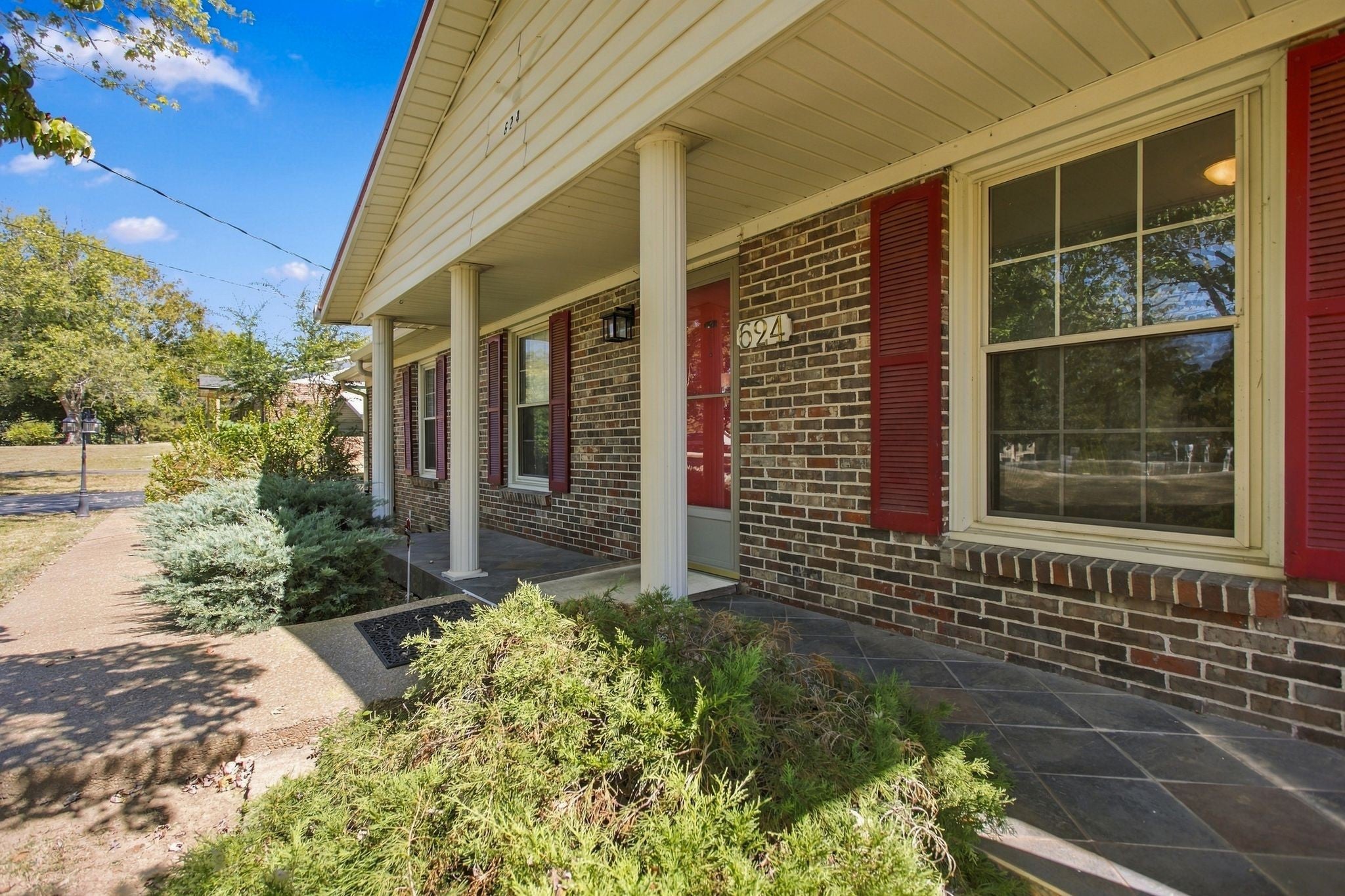 624 Crestland Dr