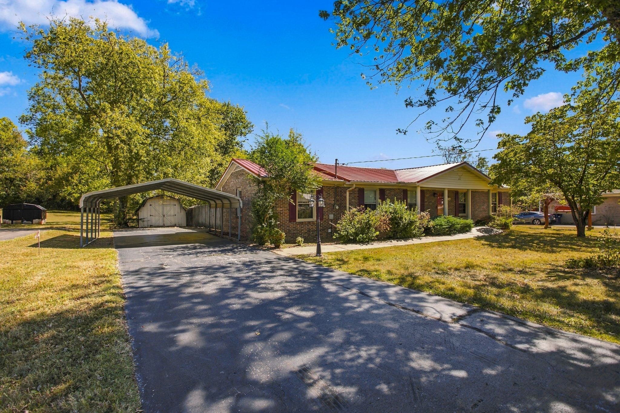 624 Crestland Dr