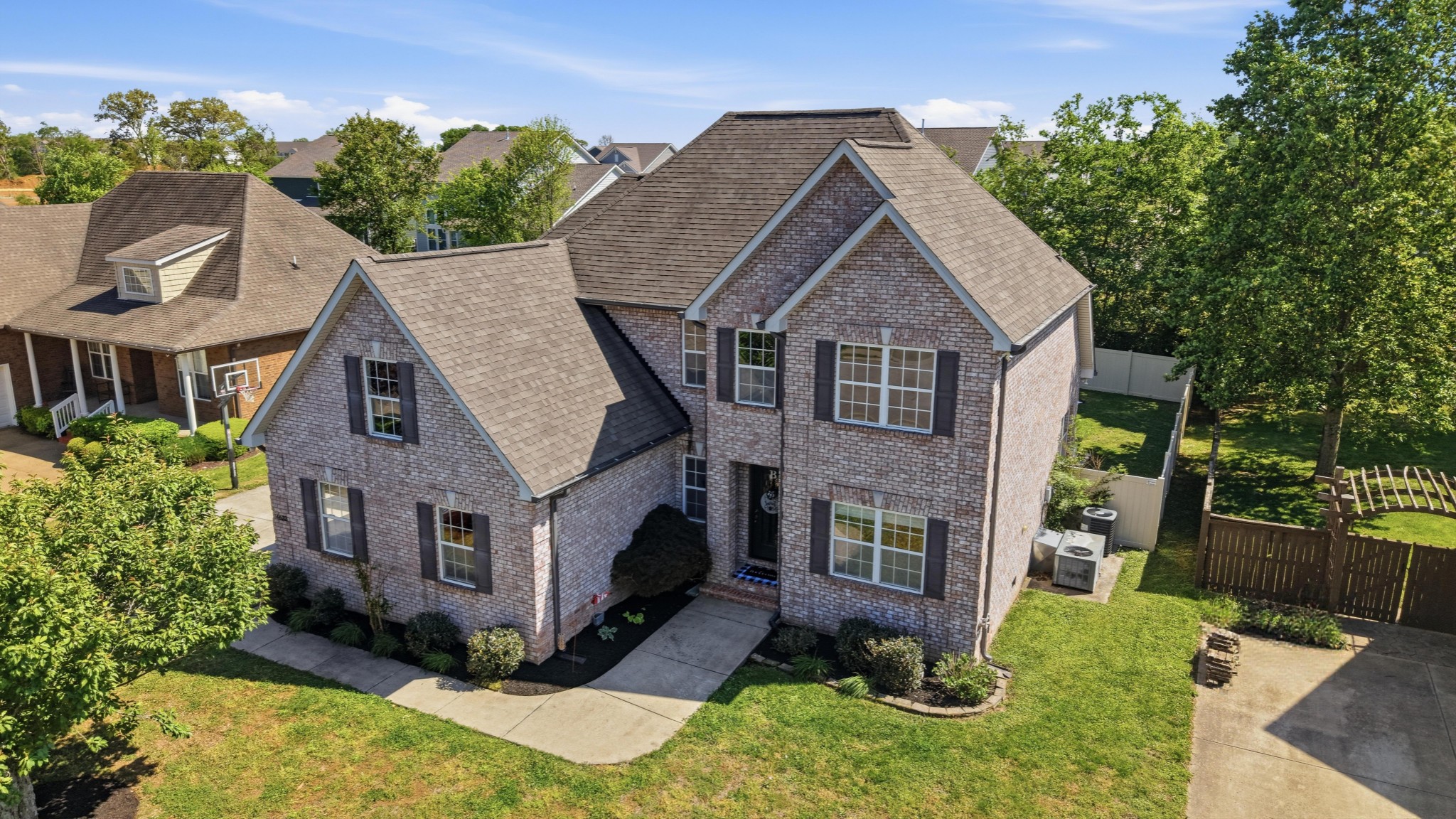 4633 Smitty Dr