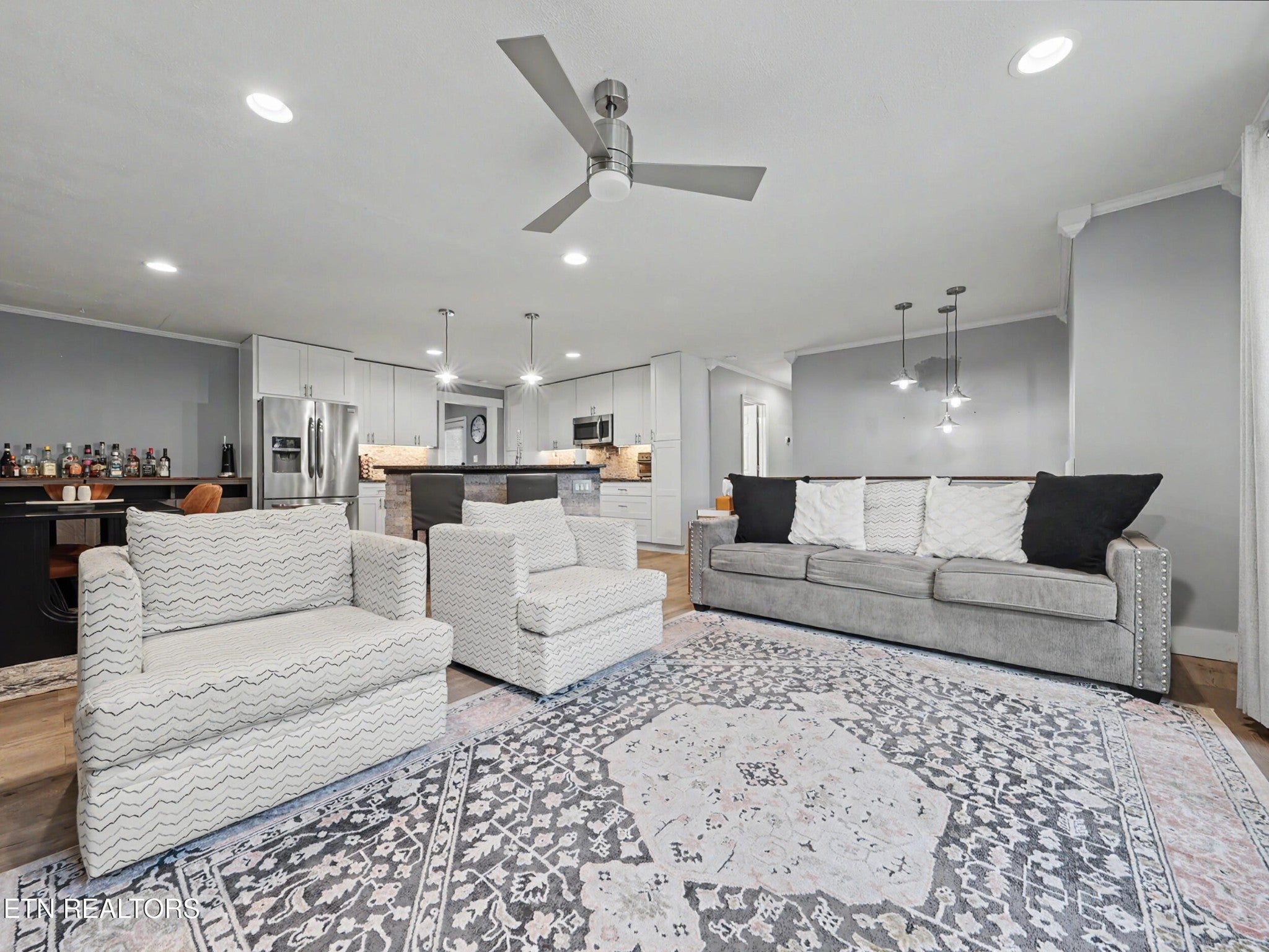 1201 Foxcrolf Drive