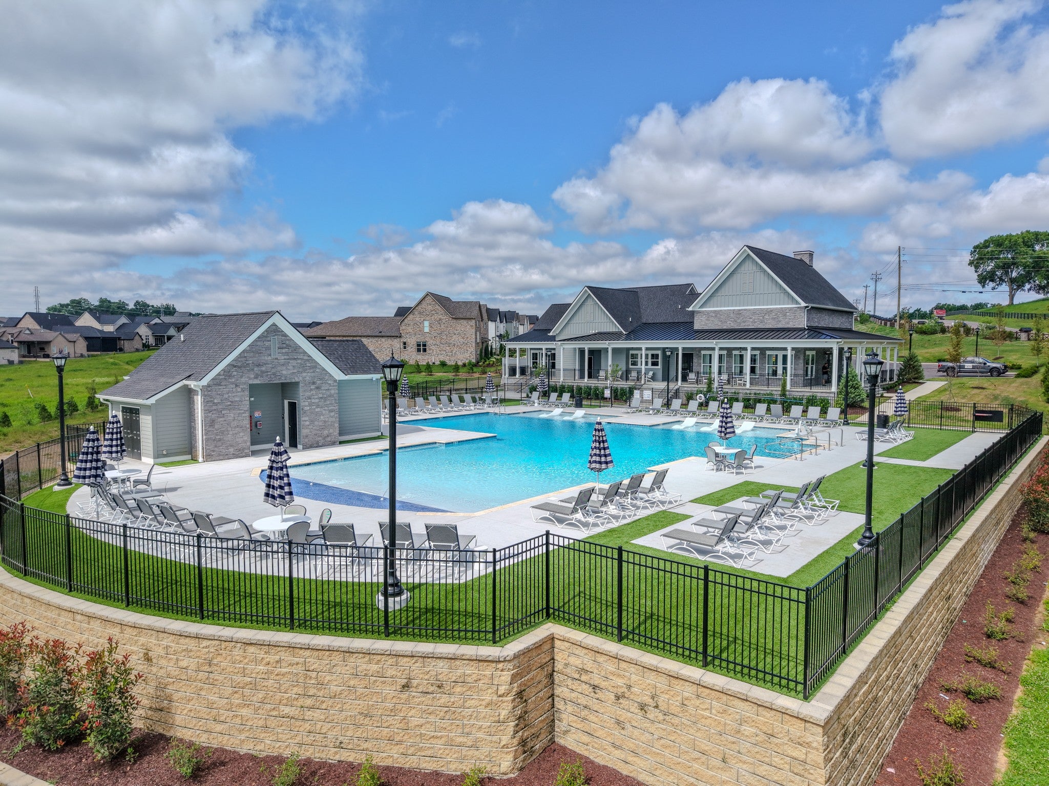 7000 Poplar Farms Drive