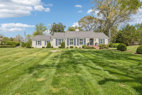 Photo of 206 Wilsonia Ave, Nashville, TN 37205 (MLS # 3180791)