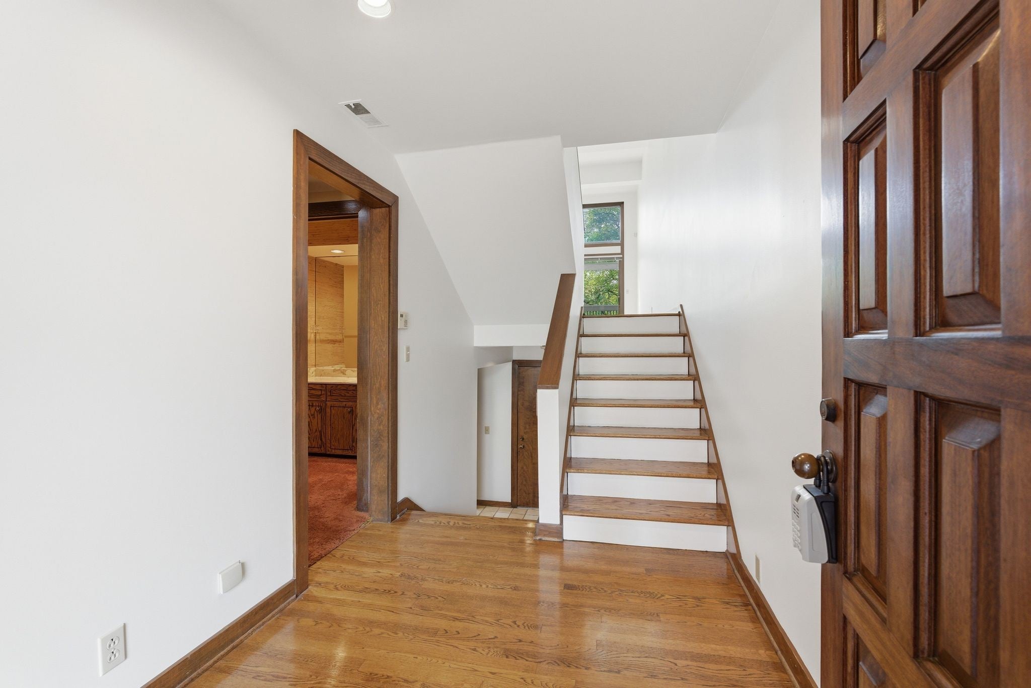 133 Hampton Pl, Nashville TN 37215 3-bed condo, photo 5 of 30