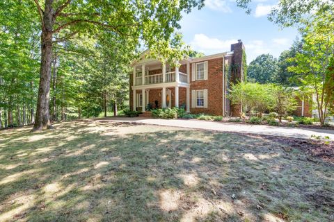 Photo of 7422 Indian Creek Rd, Mc Ewen, TN 37101 (MLS # 3168588)
