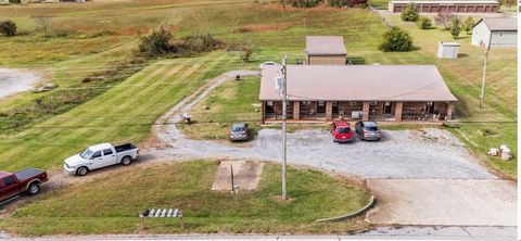 4921 Highway 48 N Nunnelly TN 37137