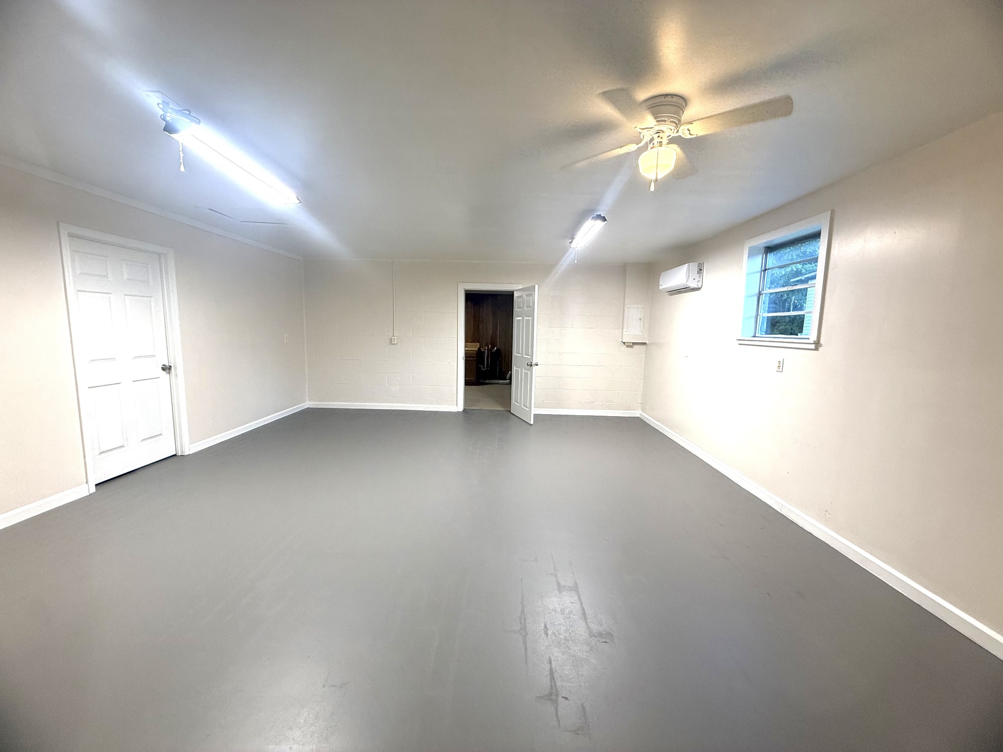 1074 S Main St