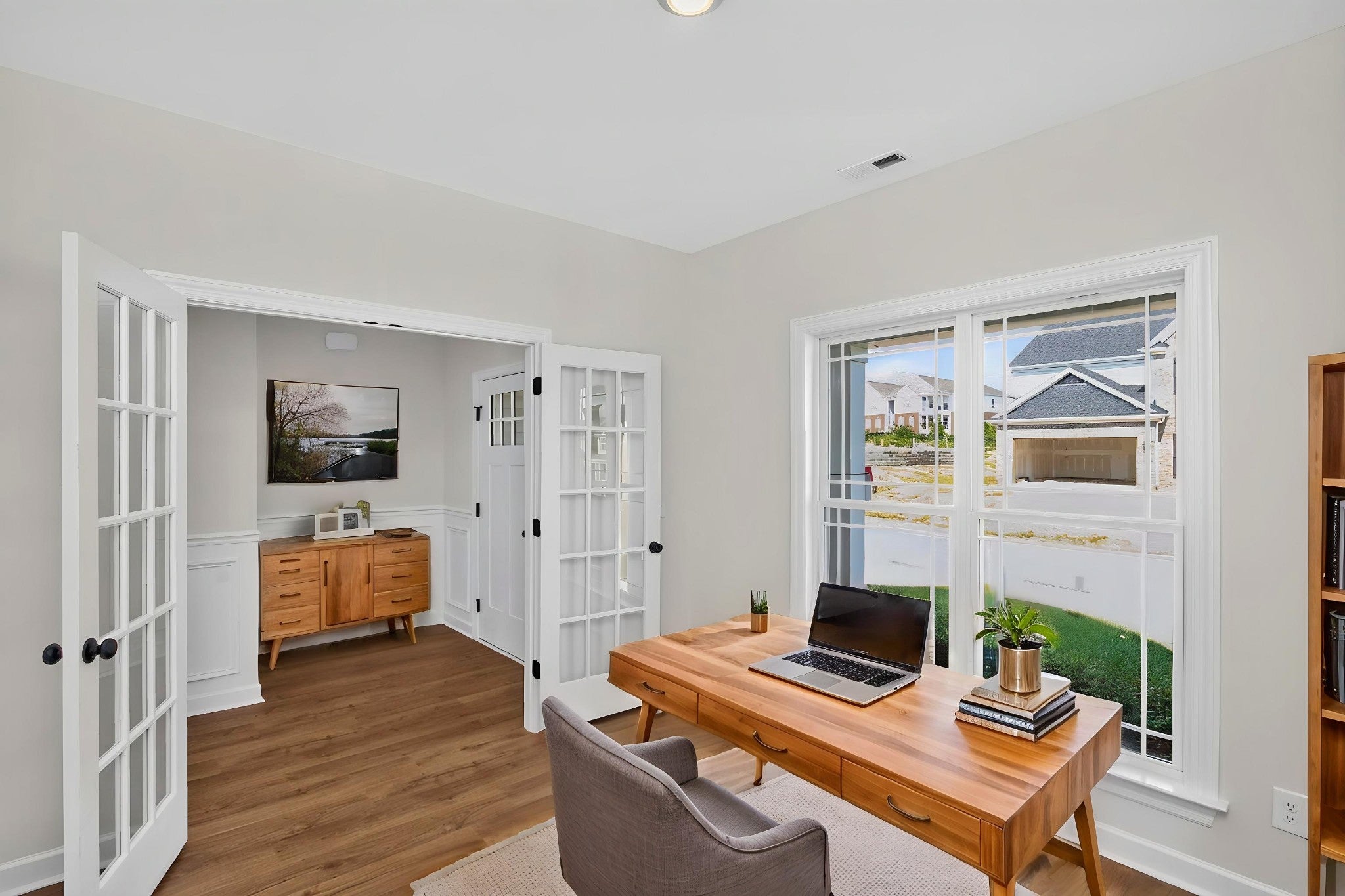 5016 Salient Dr