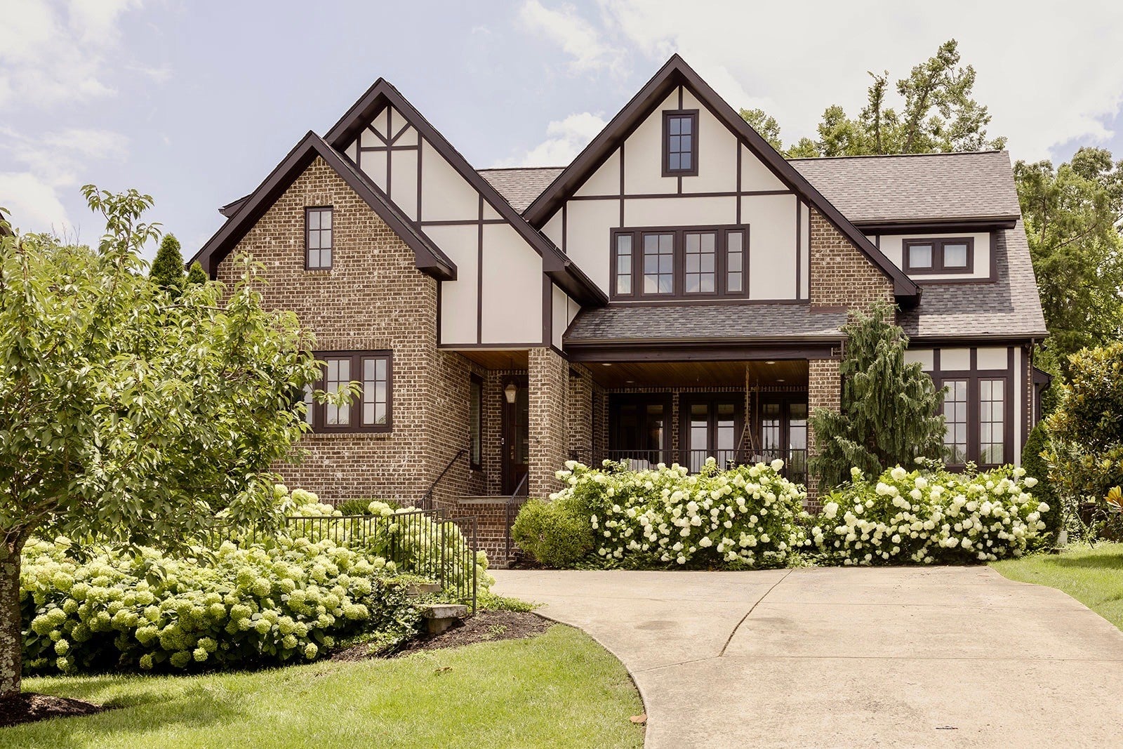 6-bed listing at 2013b Castleman Dr, Nashville