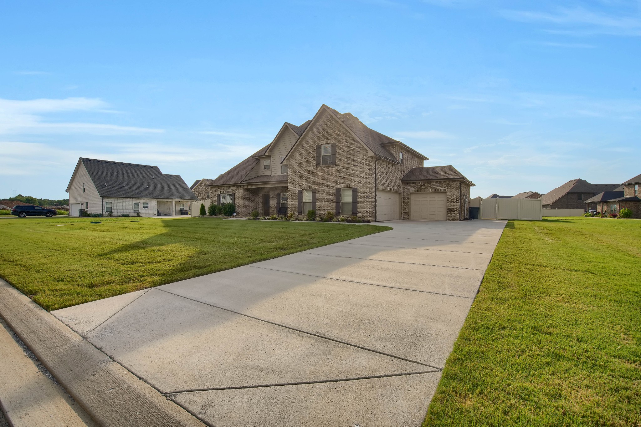 2807 Ella Louise Ln