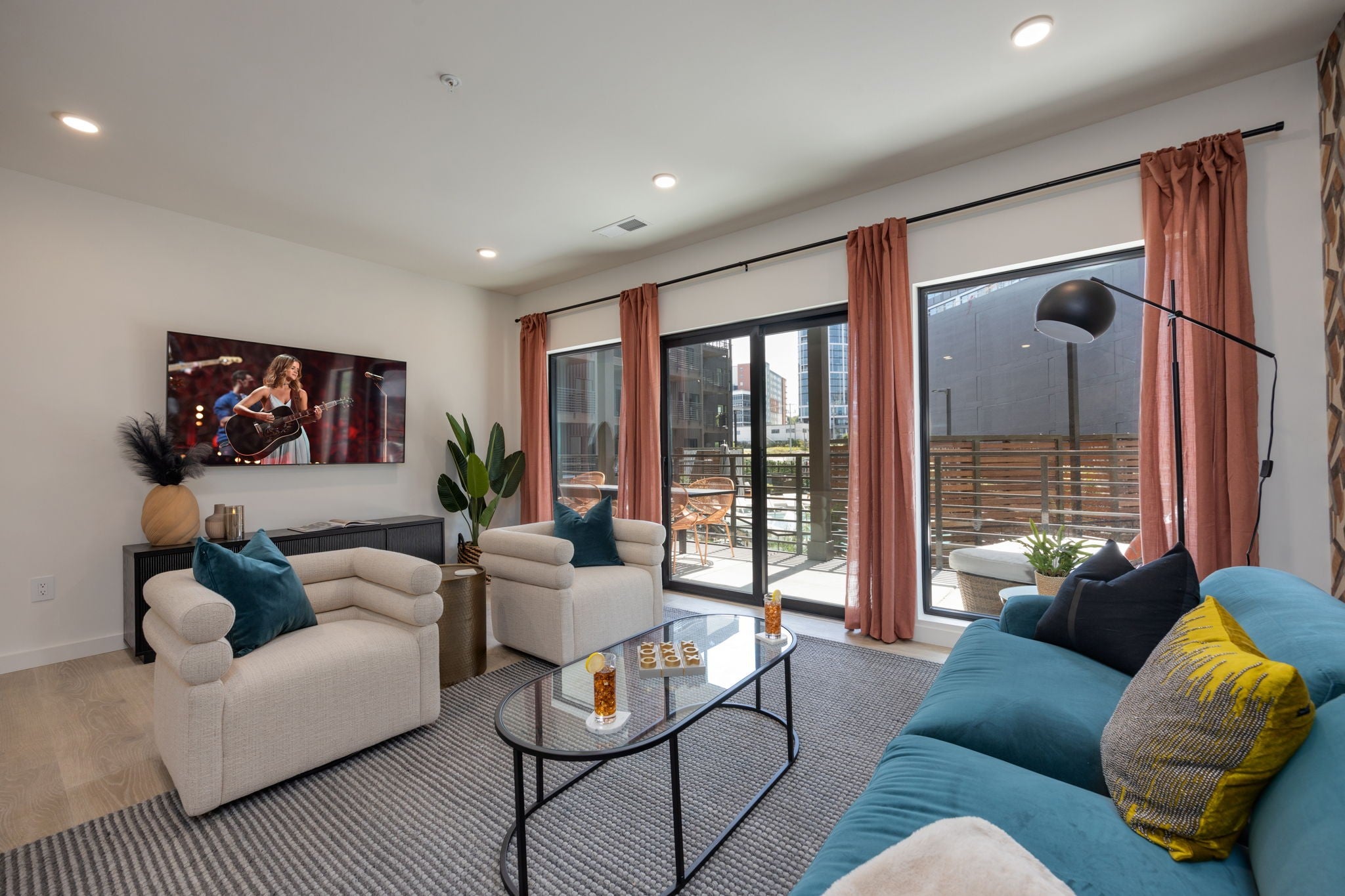 3.0-bed rental at 635 7th Ave S 302