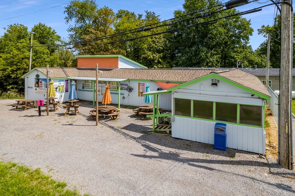 6826 Smithville Hwy