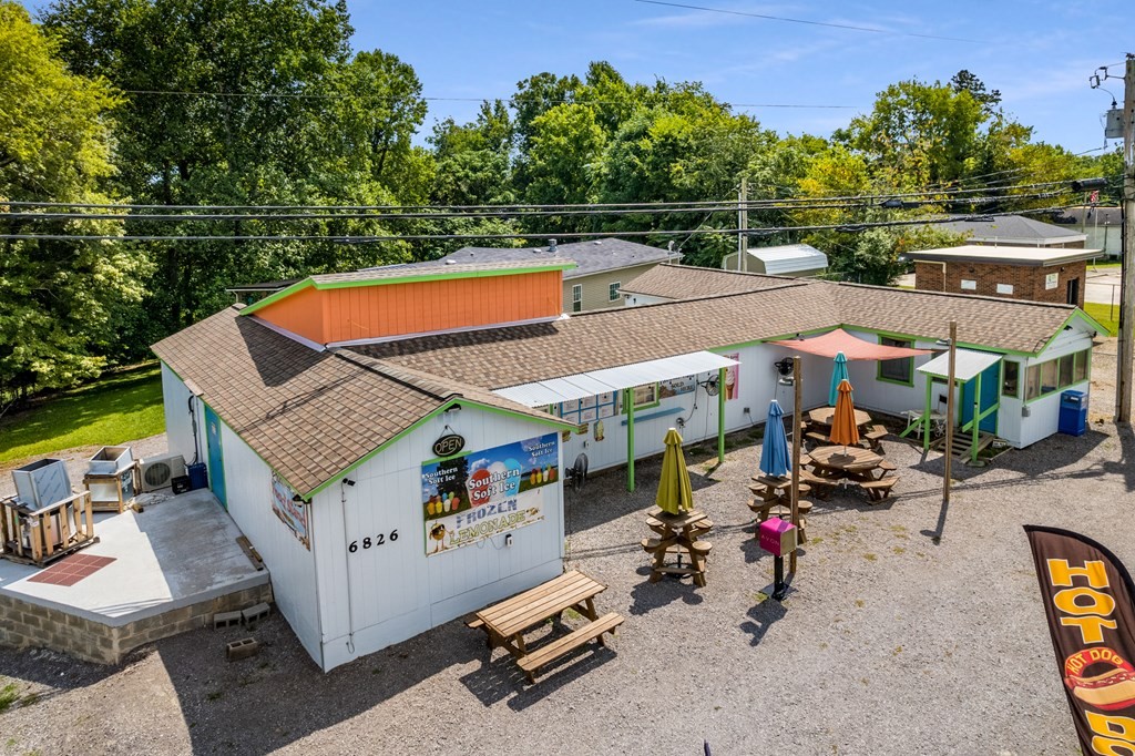 6826 Smithville Hwy