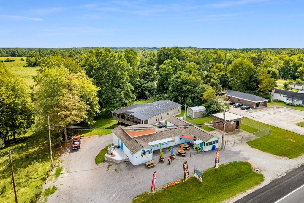 6826 Smithville Hwy